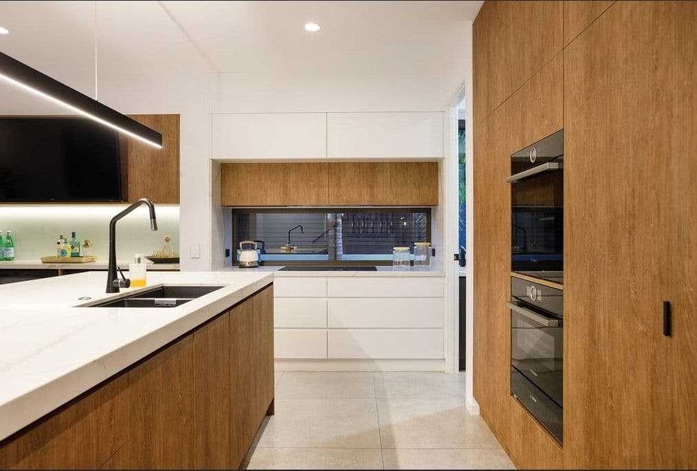 28 Evandale Crescent, Miami QLD 4220, Miami - Thumbnail 6