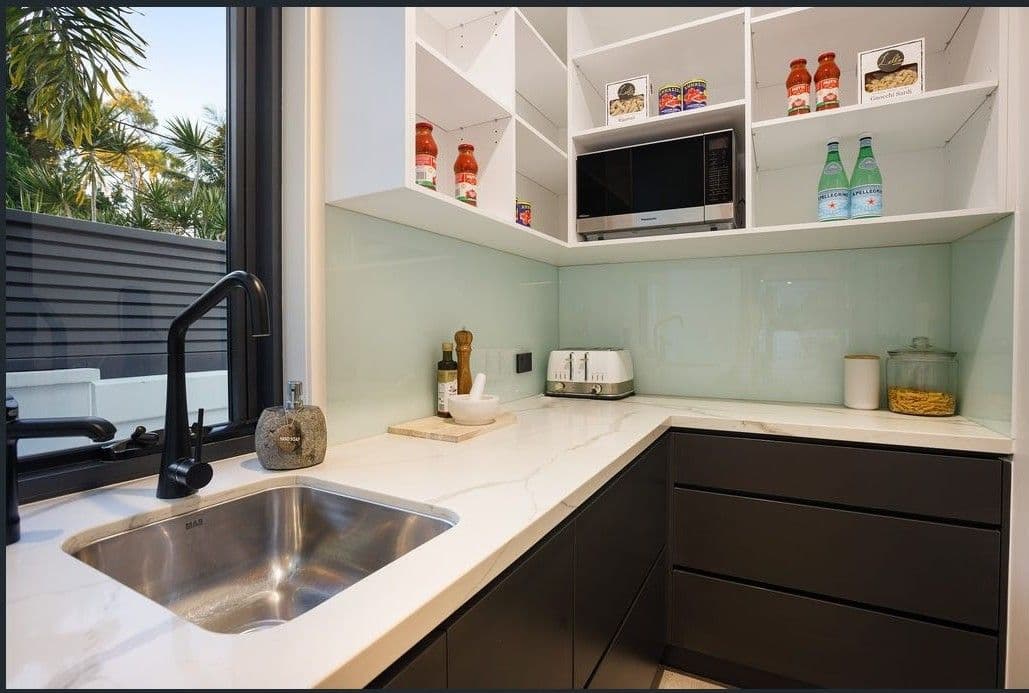 28 Evandale Crescent, Miami QLD 4220, Miami - Thumbnail 7