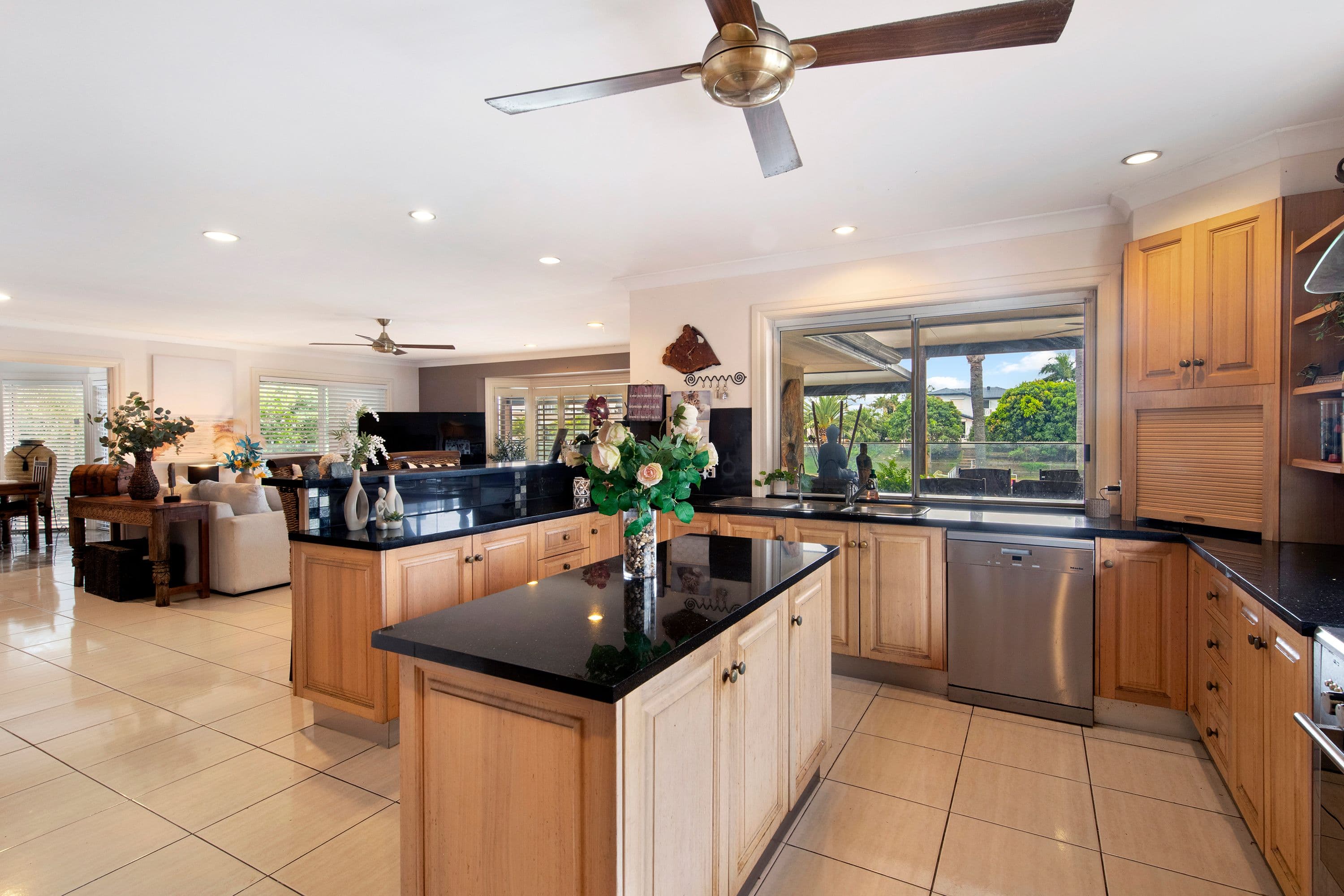 5 Drayton Terrace, Mermaid Waters QLD 4218, Mermaid Waters - Thumbnail 4