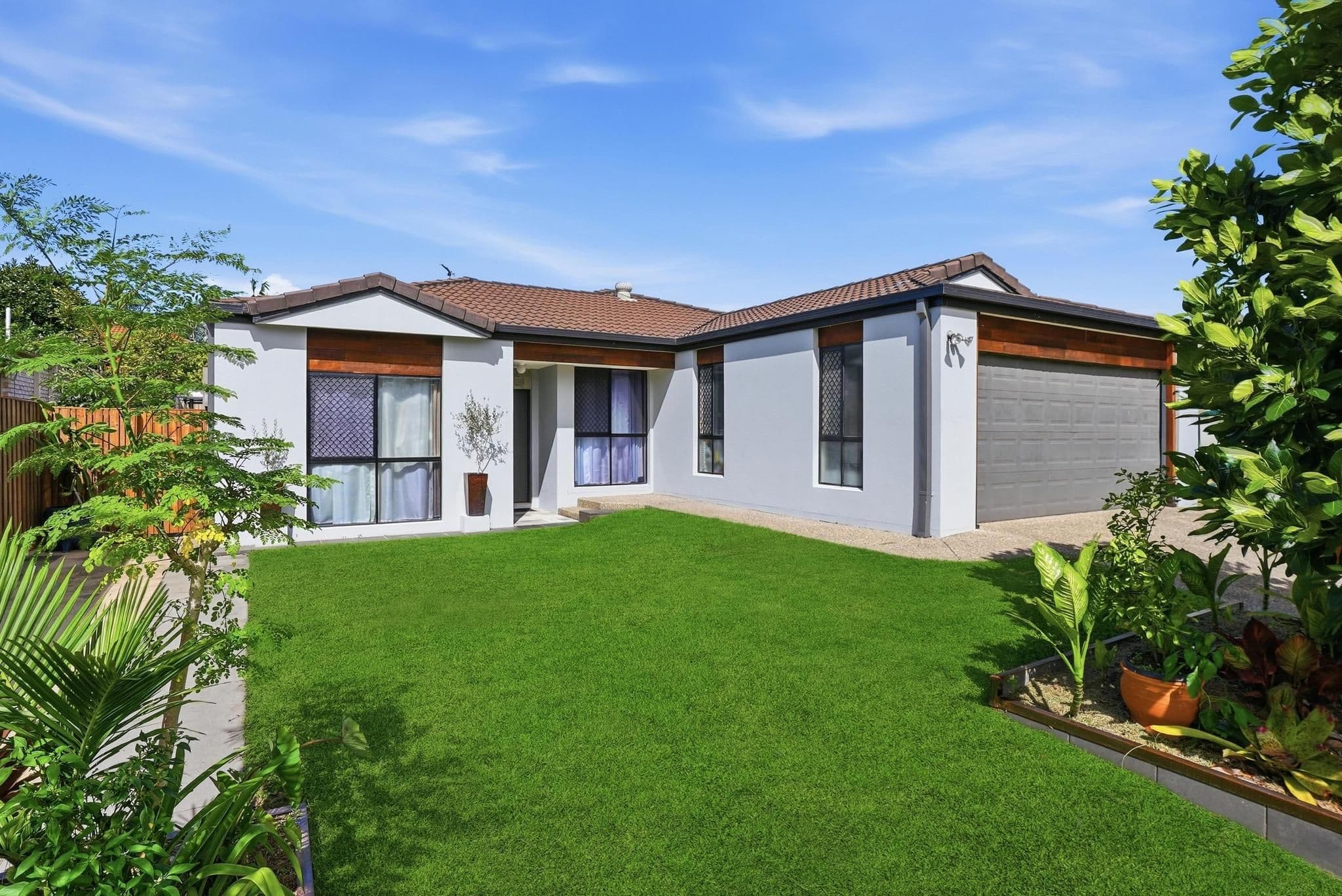 28 Tussock Crescent, Elanora QLD 4221, Elanora - Thumbnail 2