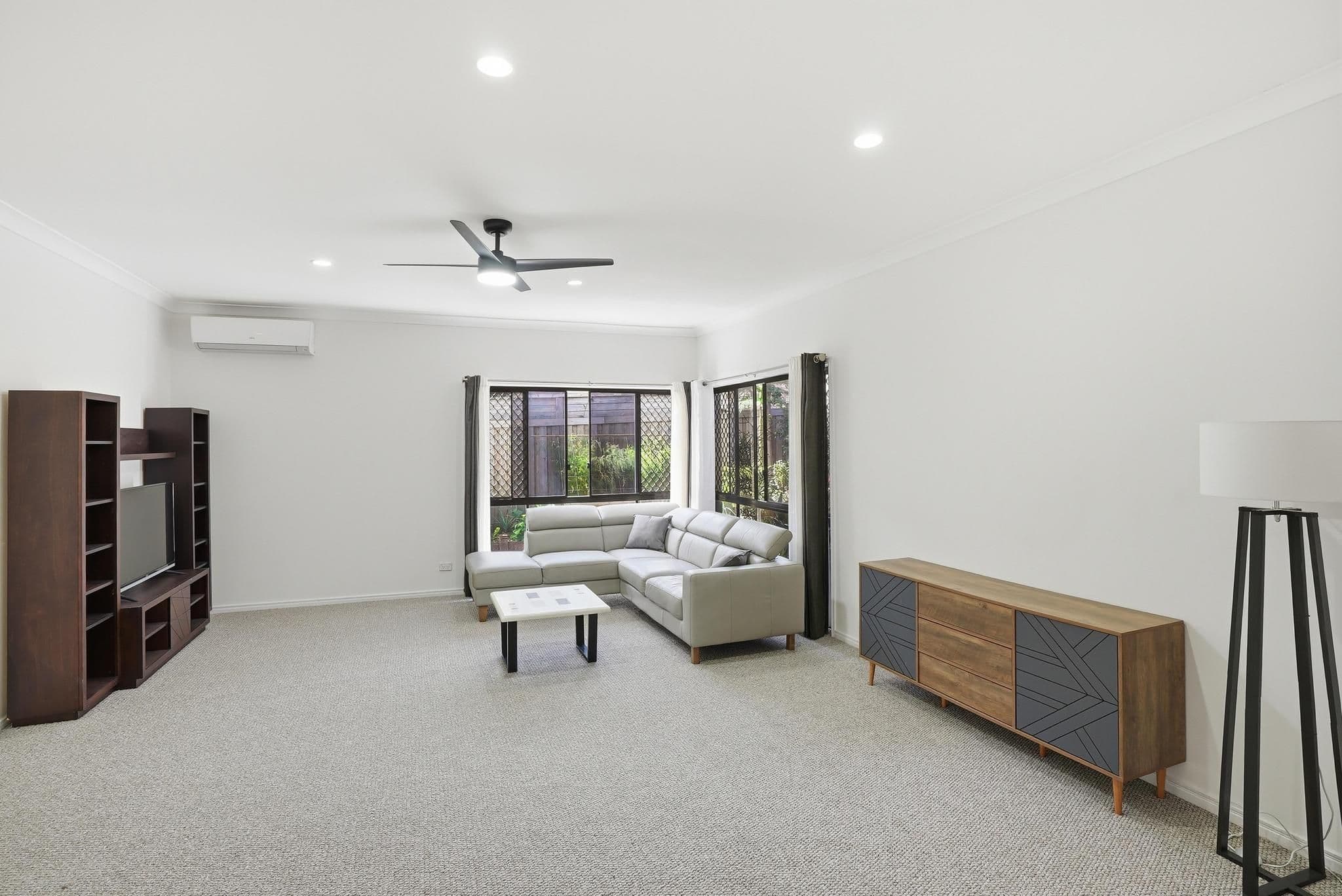 28 Tussock Crescent, Elanora QLD 4221, Elanora - Thumbnail 4