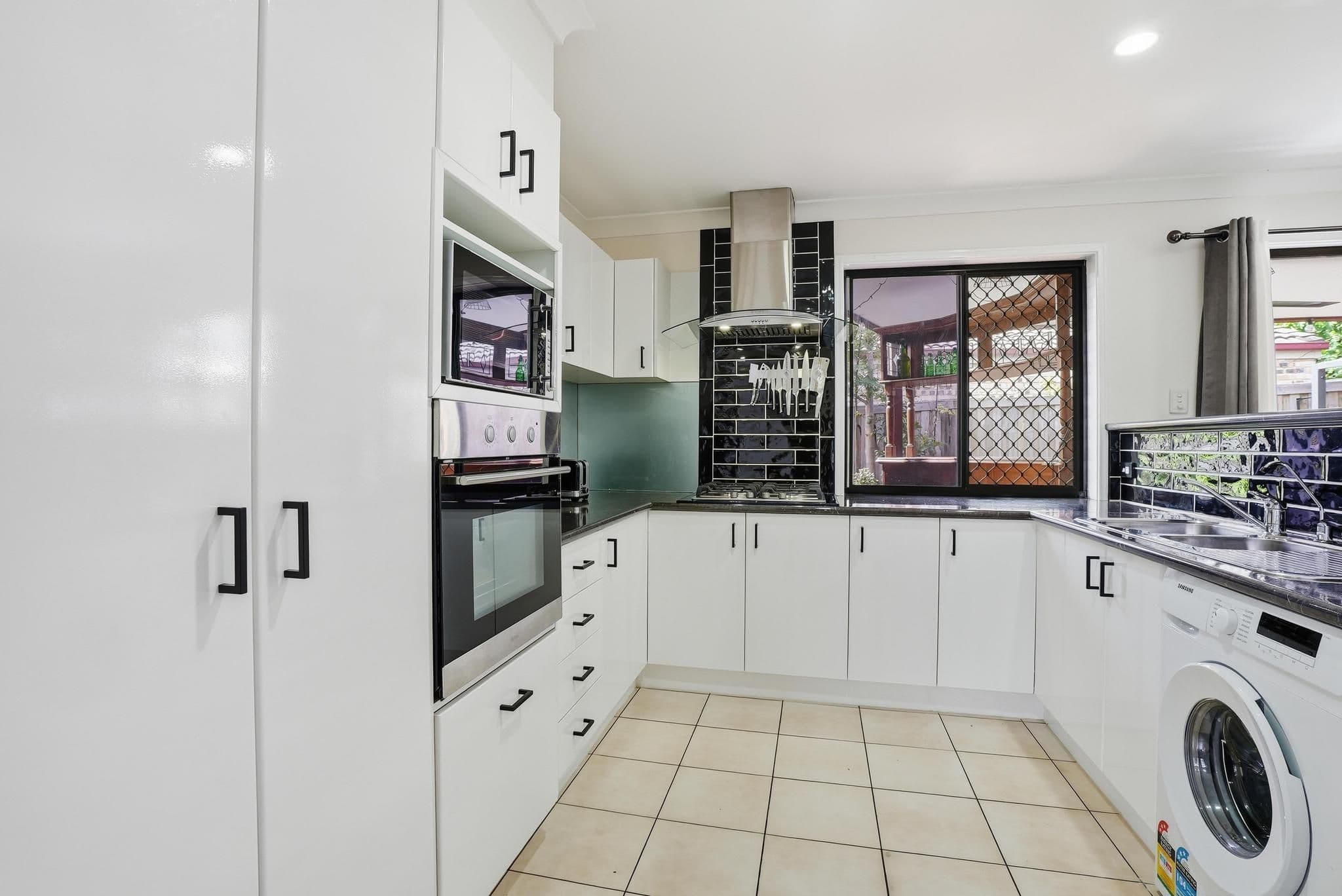 28 Tussock Crescent, Elanora QLD 4221, Elanora - Thumbnail 5