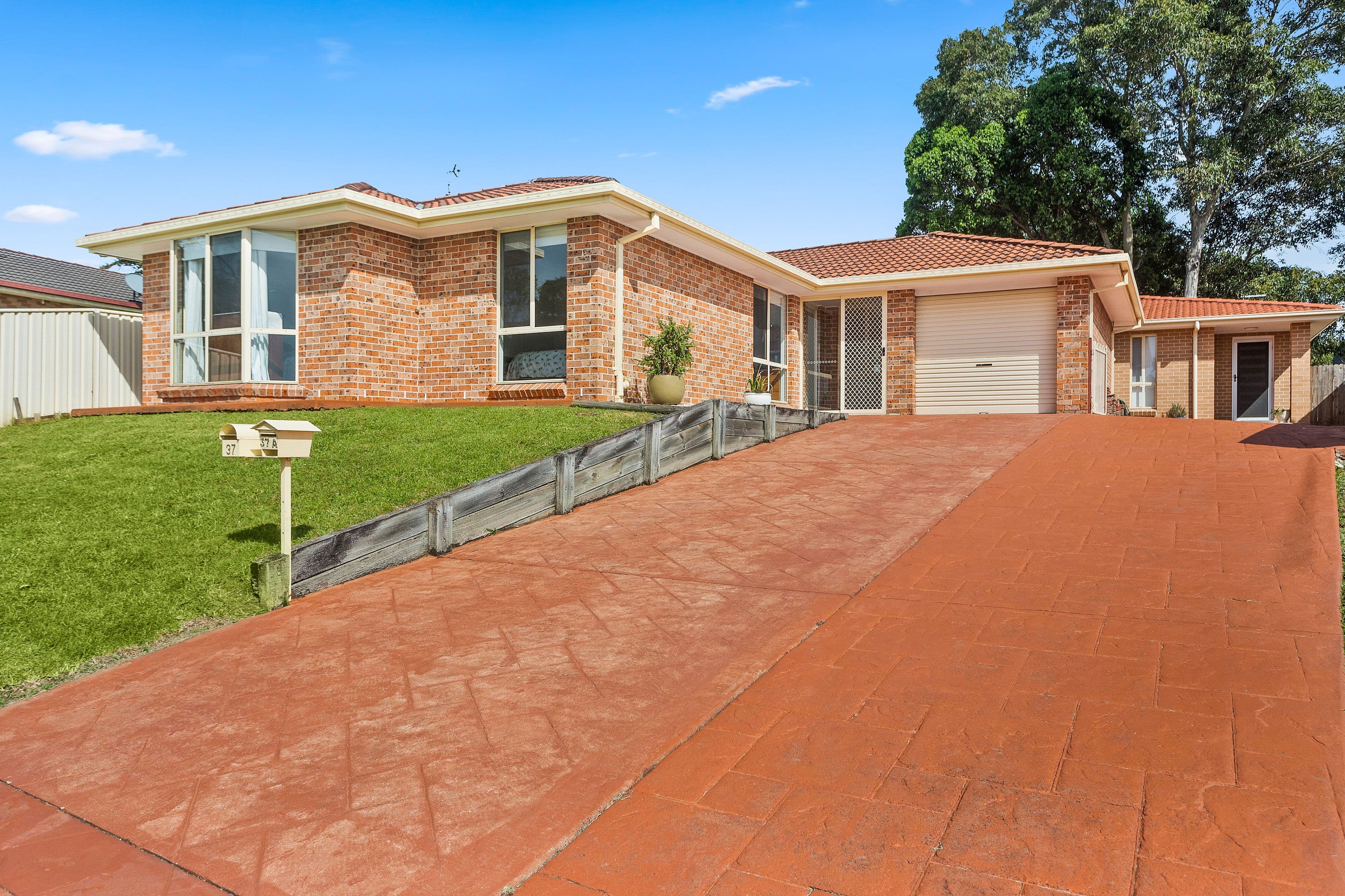 37 Cygnet Avenue, Shellharbour City Centre NSW 2529, Shellharbour City Centre - Image 1