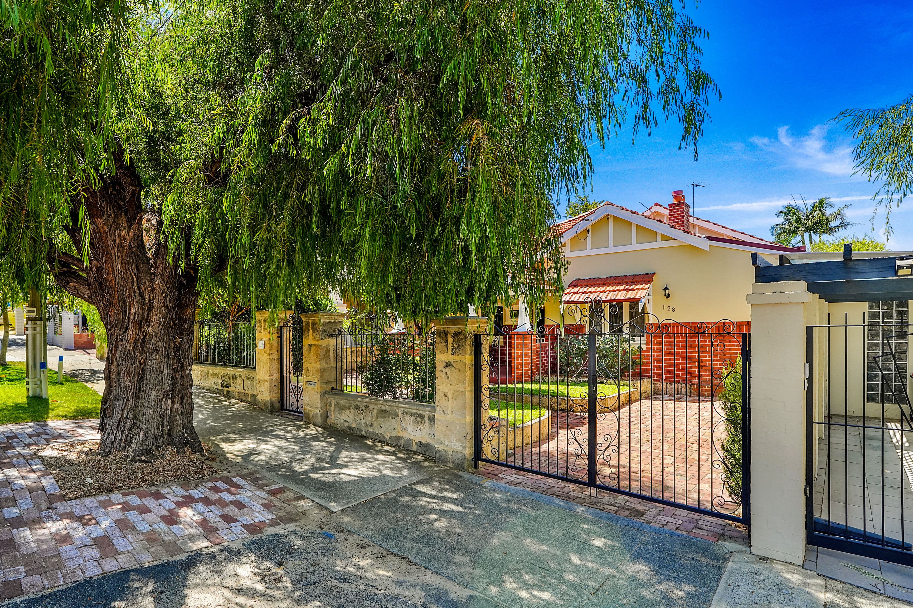 128 Shakespeare Street, Mount Hawthorn WA 6016, Mount Hawthorn - Thumbnail 2