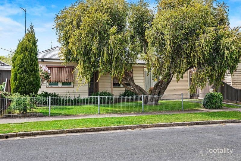 6 Essex Street Wendouree VIC, Wendouree - Image 1