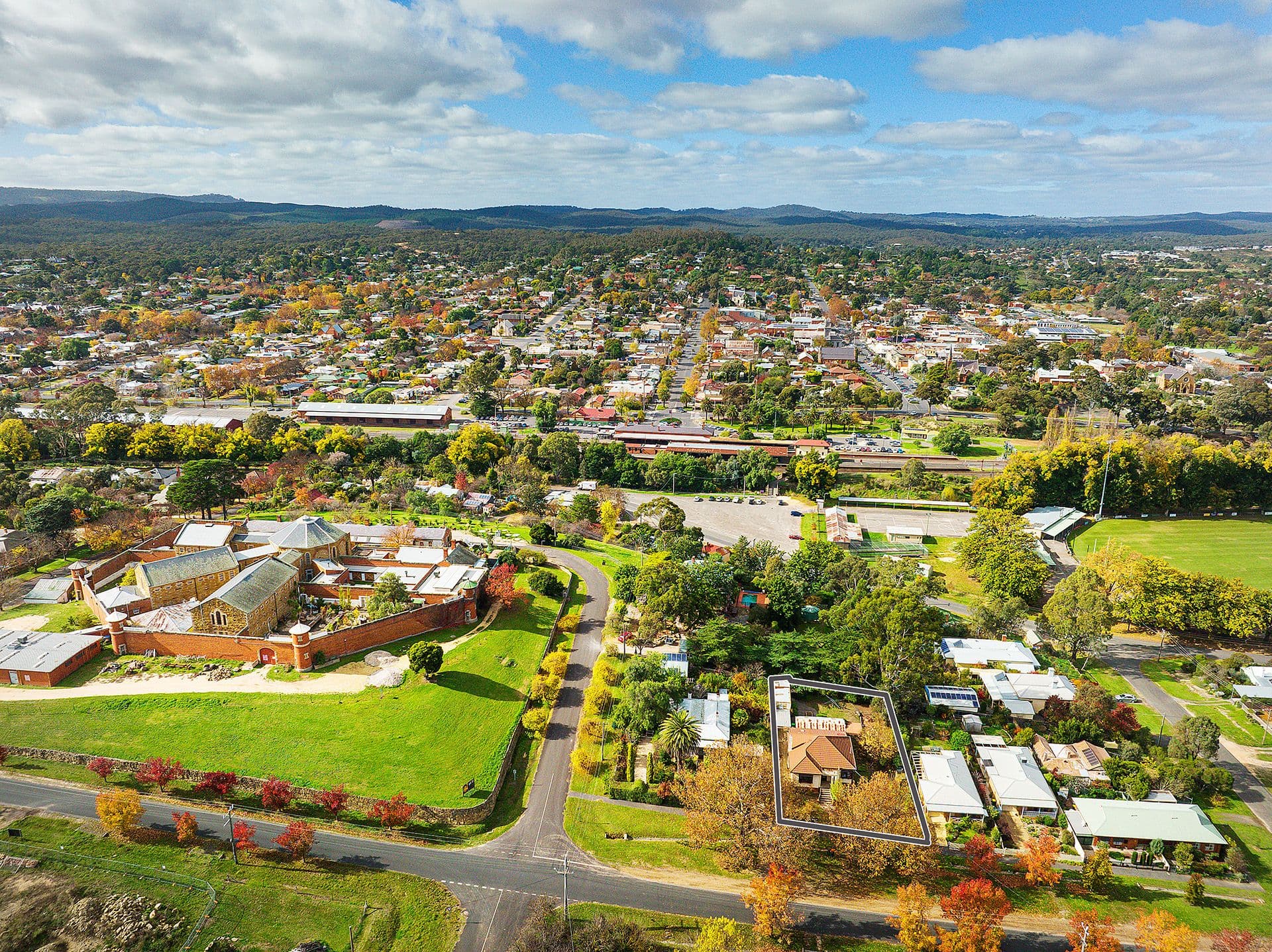 32 Bowden Street, Castlemaine - Thumbnail 3