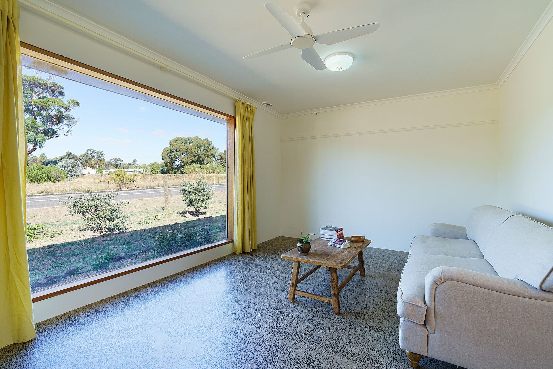 6 Fryers Road, Campbells Creek - Thumbnail 3