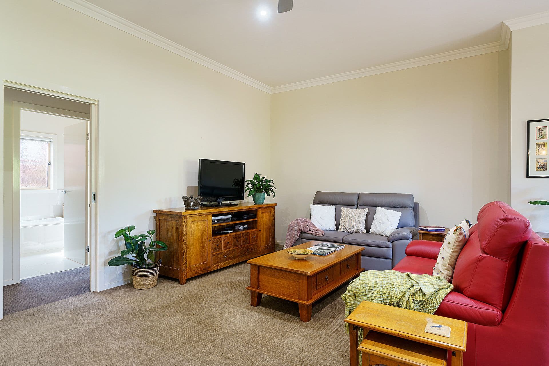 6 Phyllis Crescent, McKenzie Hill - Thumbnail 7