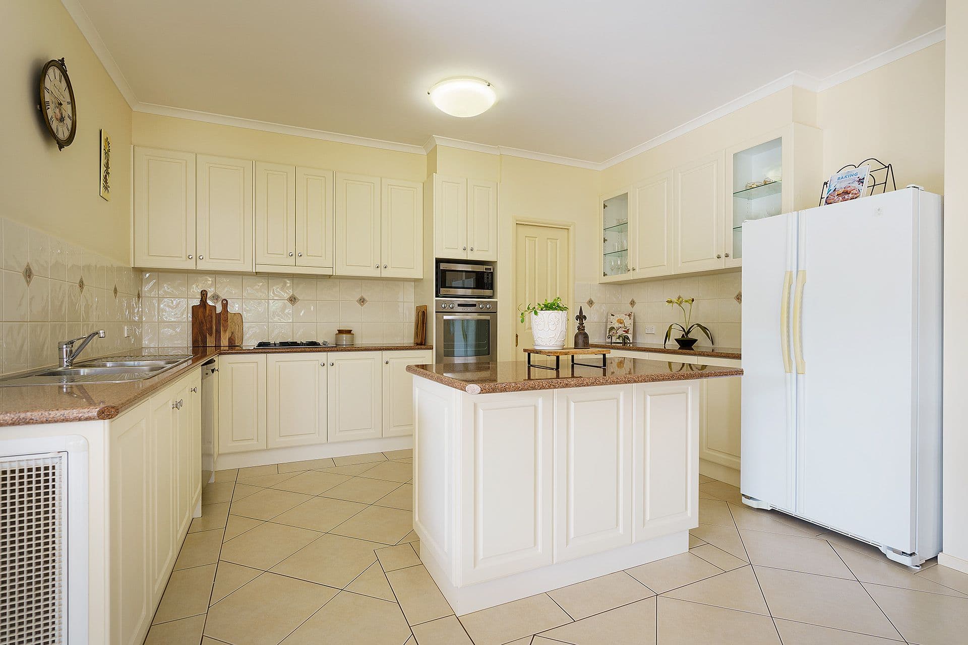 16 Fryers Road, Chewton - Thumbnail 6