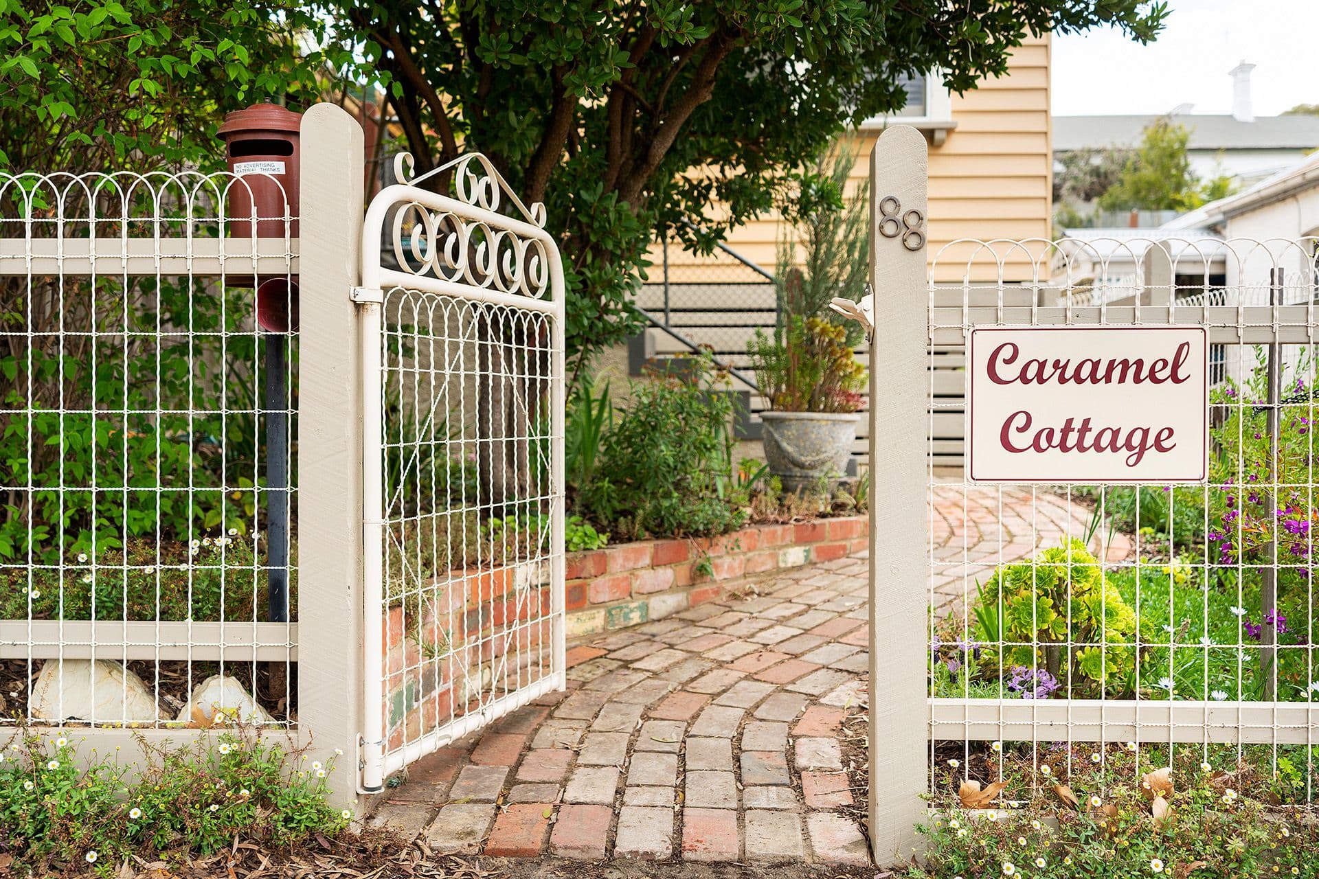 88 Hargraves Street, Castlemaine - Thumbnail 2
