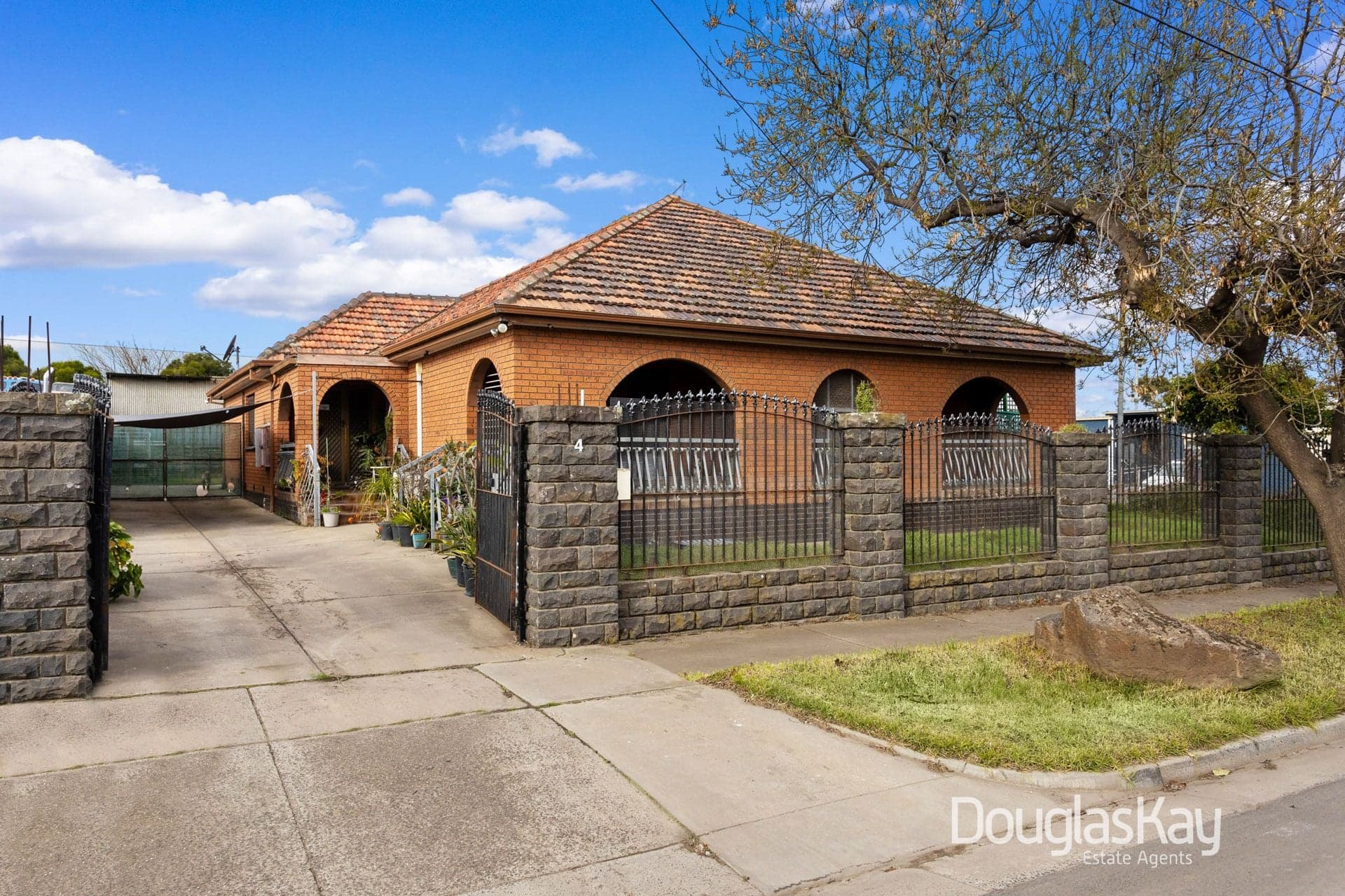 4 Western Avenue, Sunshine, Sunshine - Image 1