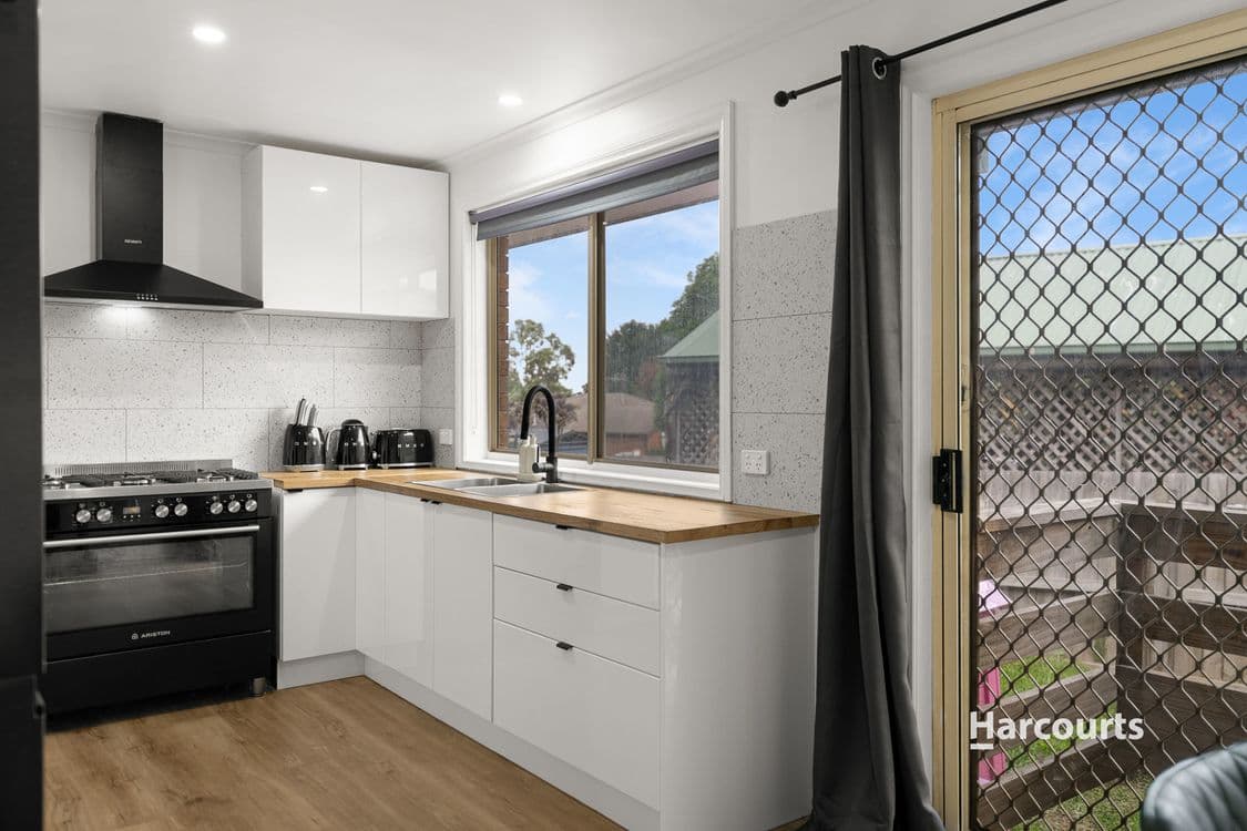6 Paramount Way, Pakenham, VIC 3810, Pakenham - Thumbnail 8