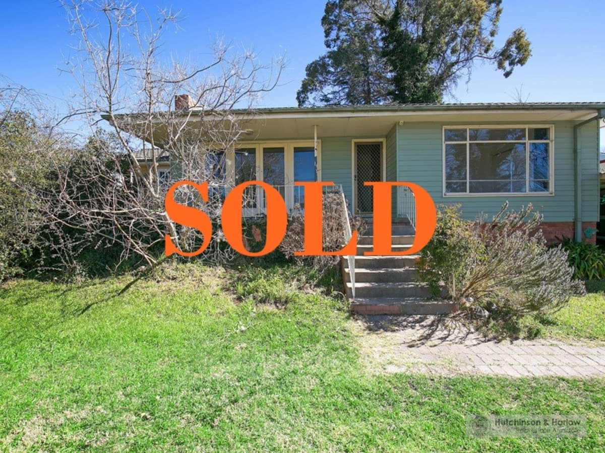 12 Chestnut Avenue, Armidale NSW 2350, Armidale - Image 1