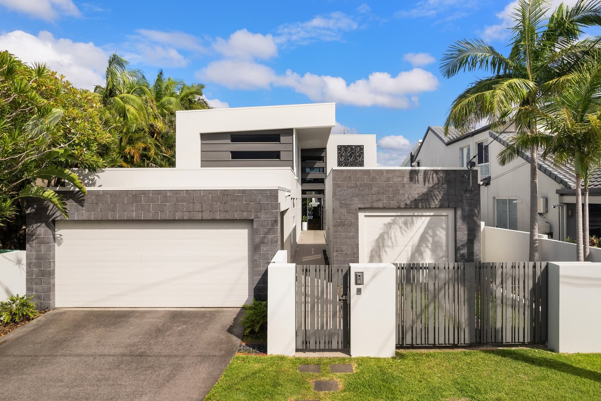 30 Sophie Avenue, Broadbeach Waters, QLD, 4218, Broadbeach Waters - Image 1