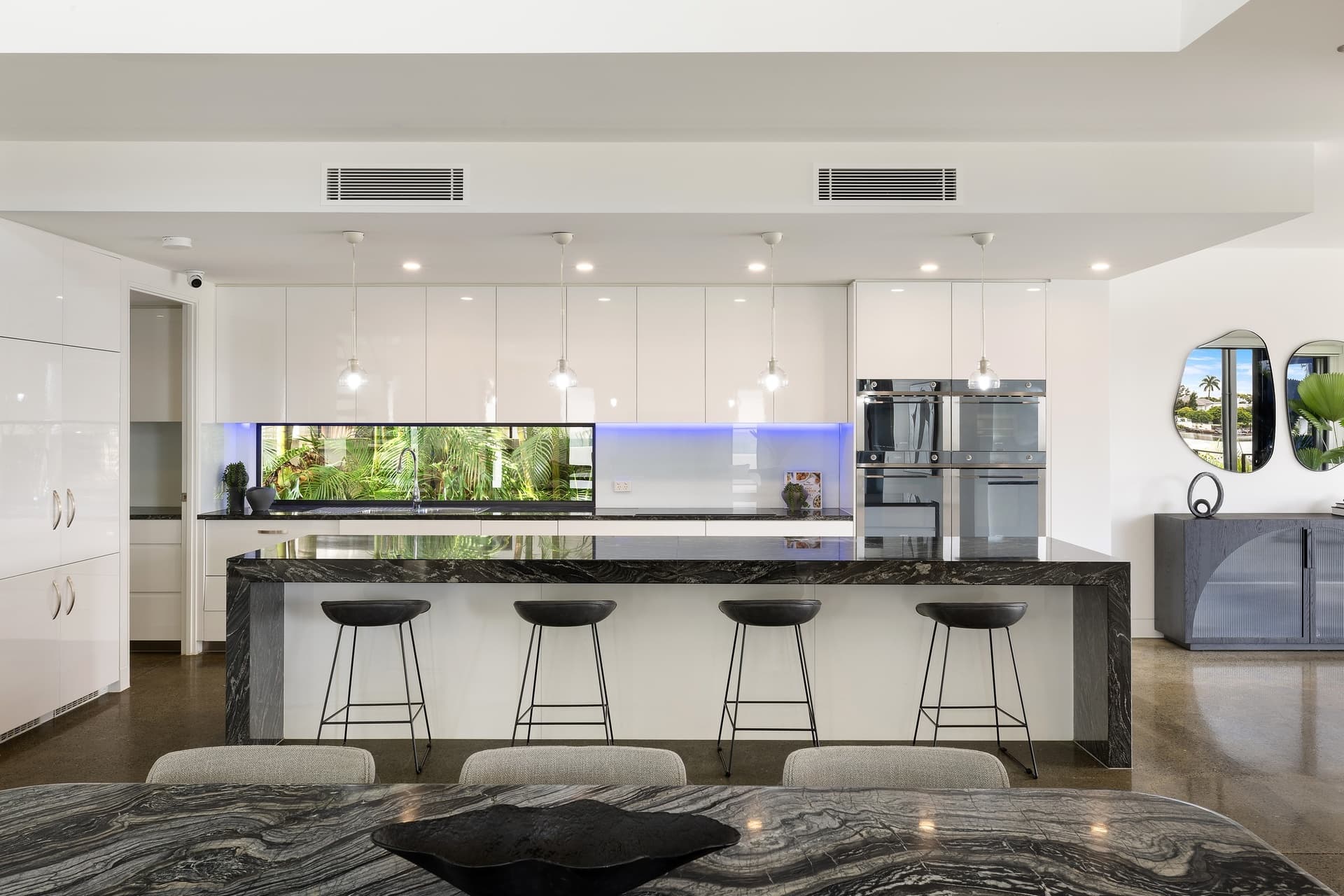 30 Sophie Avenue, Broadbeach Waters, QLD, 4218, Broadbeach Waters - Thumbnail 4