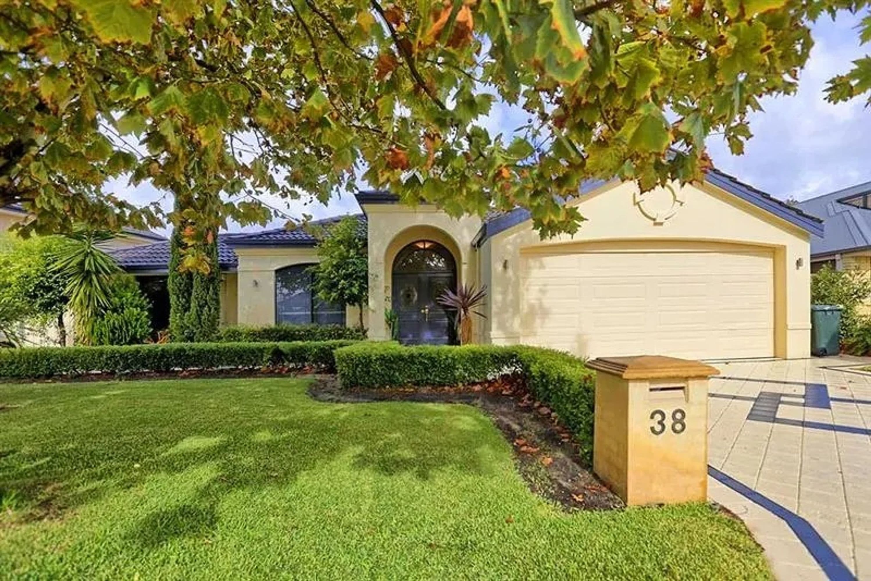 38 Pebble Bush Drive, Canning Vale, Canning Vale - Image 1
