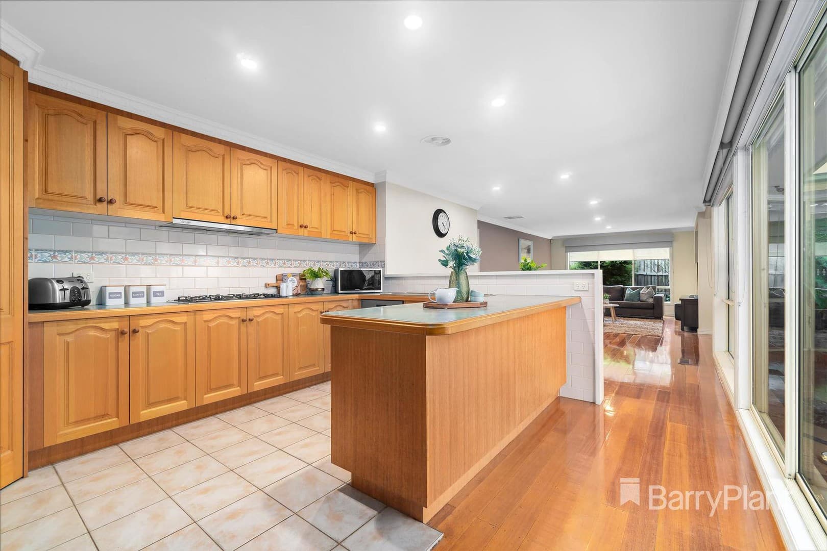 28 Wagstaff Drive, Mill Park, VIC 3082, Mill Park - Thumbnail 3