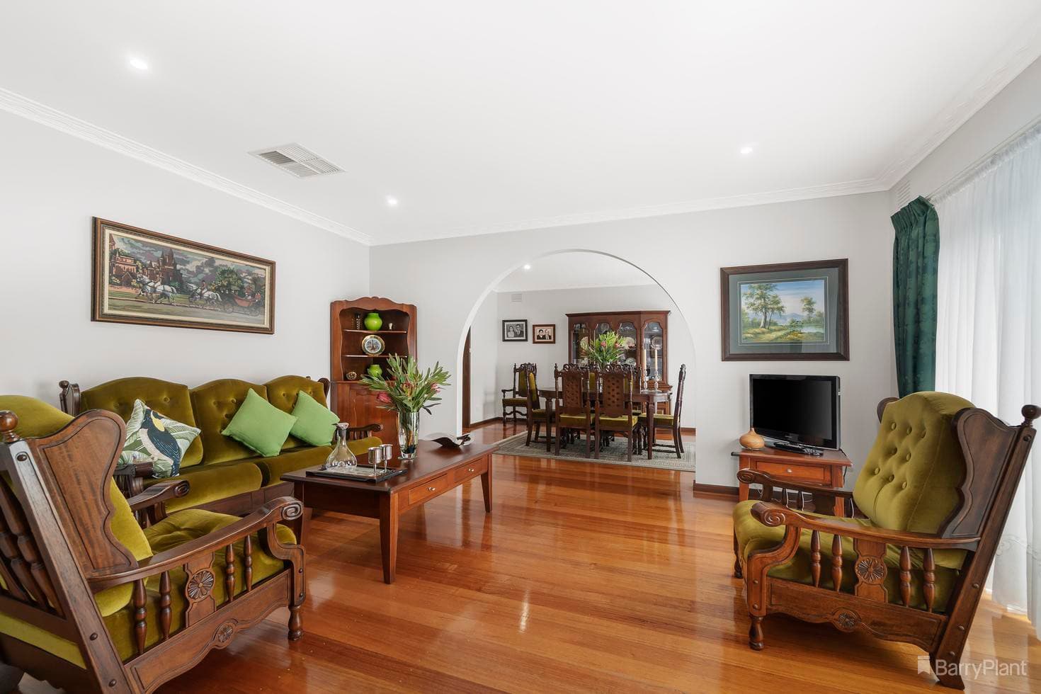 76 Meyrick Crescent, Viewbank, VIC 3084, Viewbank - Thumbnail 2