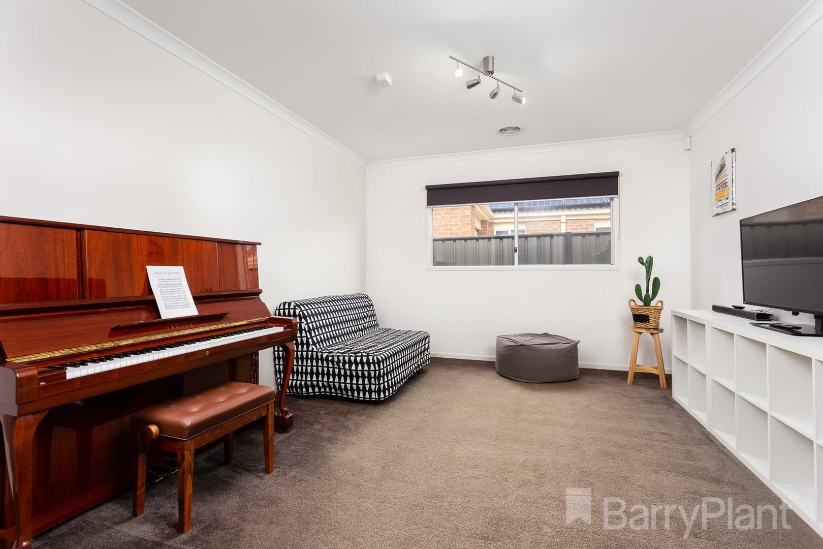 12 Nossal Drive, Point Cook, VIC 3030, Point Cook - Thumbnail 7