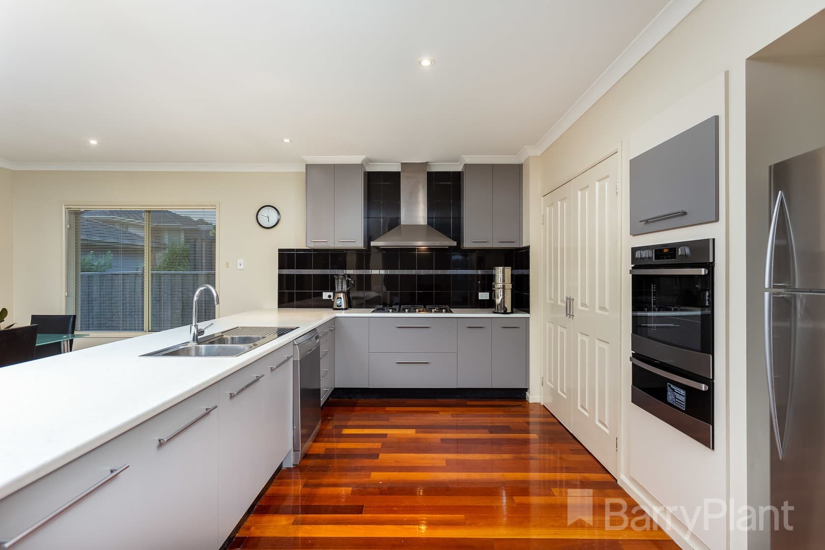 11 Lowess Lane, Sanctuary Lakes, VIC 3030, Point Cook - Thumbnail 2