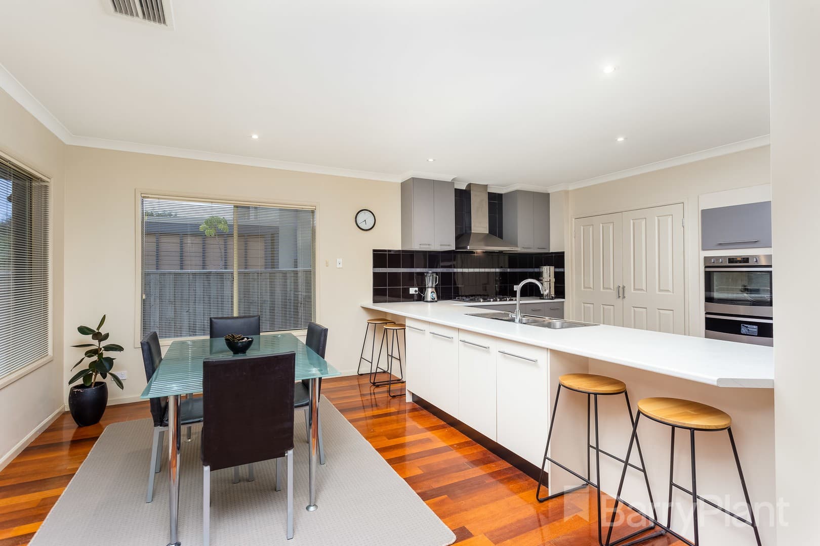 11 Lowess Lane, Sanctuary Lakes, VIC 3030, Point Cook - Thumbnail 5
