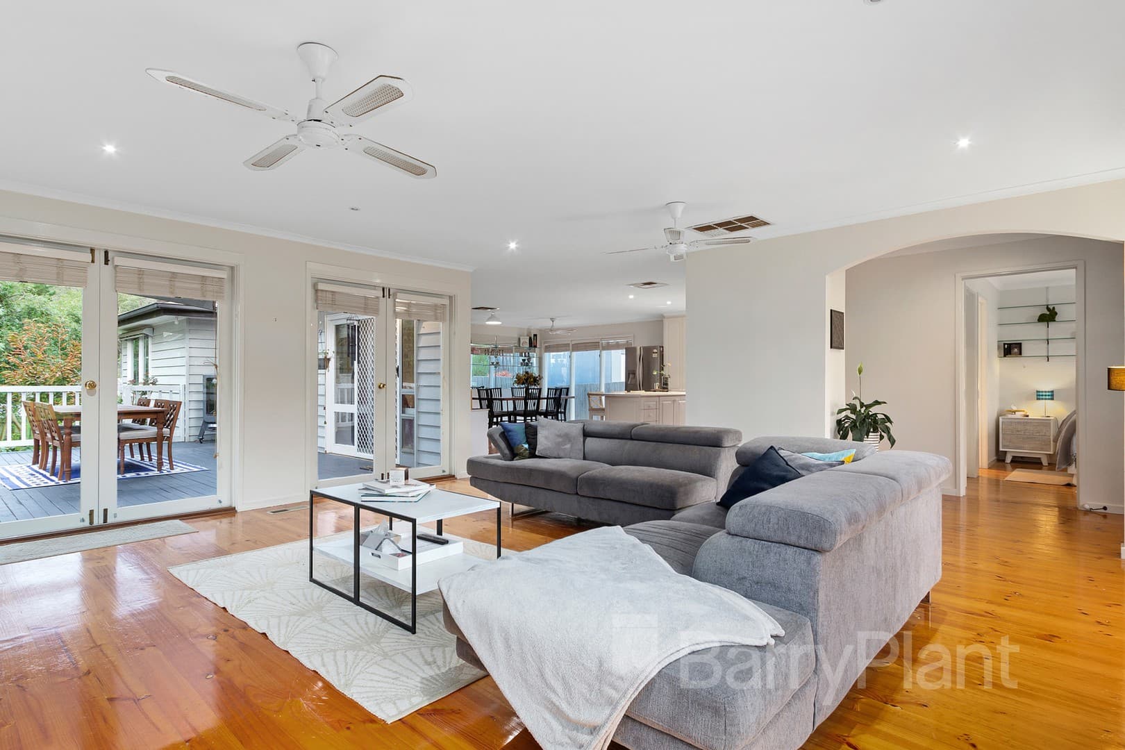 44 Jacaranda Avenue, Kilsyth, VIC 3137, Kilsyth - Thumbnail 2