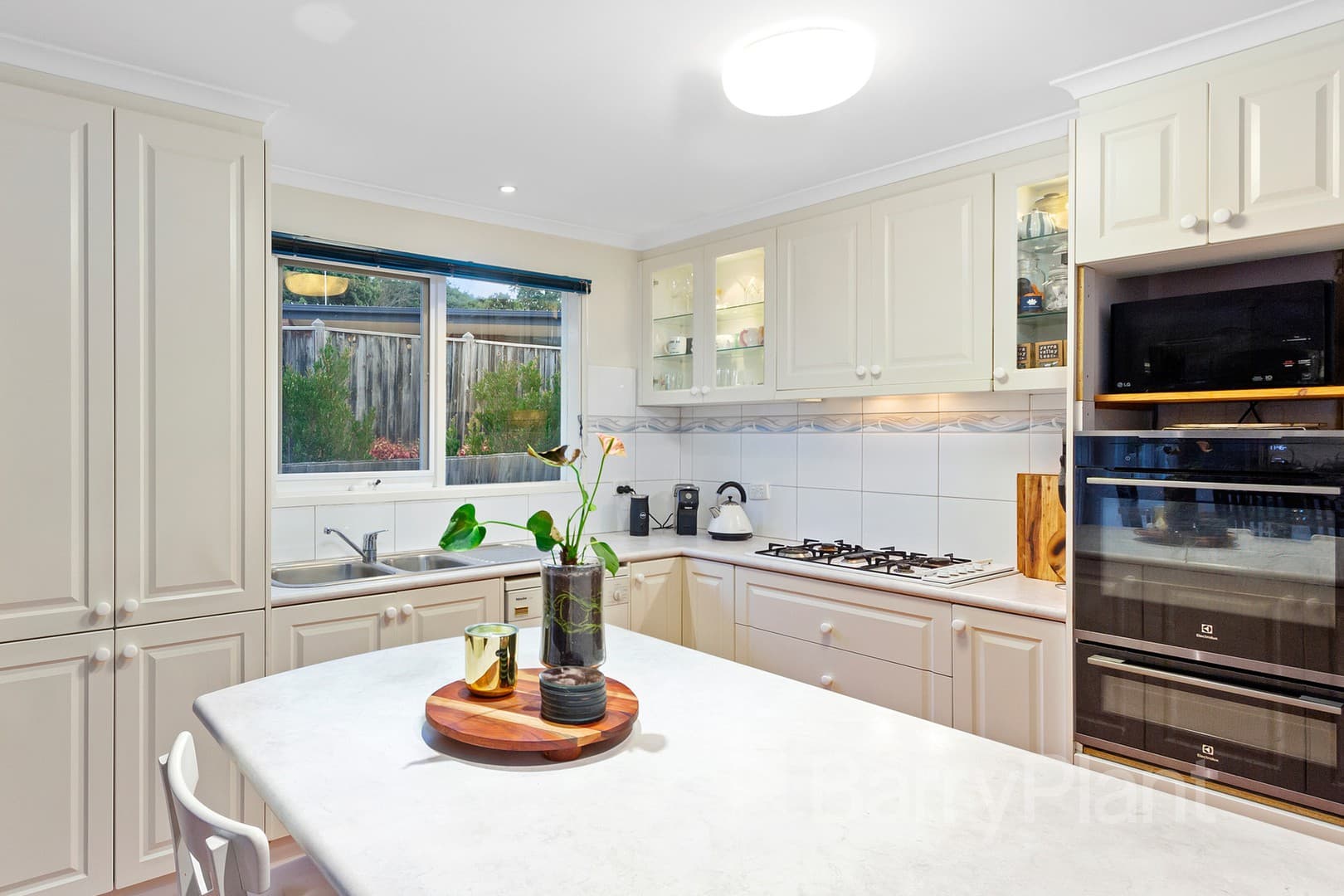44 Jacaranda Avenue, Kilsyth, VIC 3137, Kilsyth - Thumbnail 3