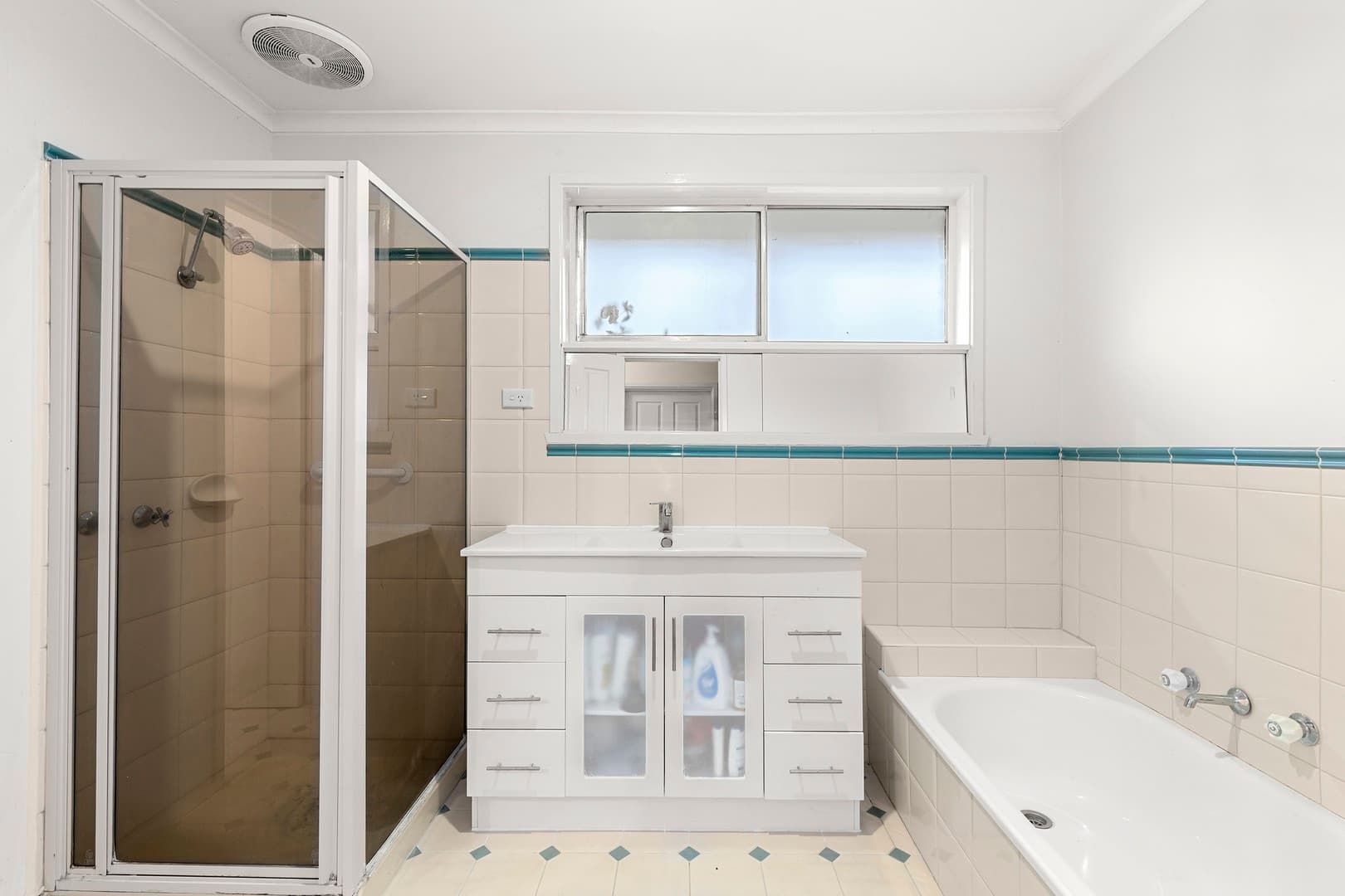 10 Buckmaster Drive, Mill Park, VIC 3082, Mill Park - Thumbnail 7