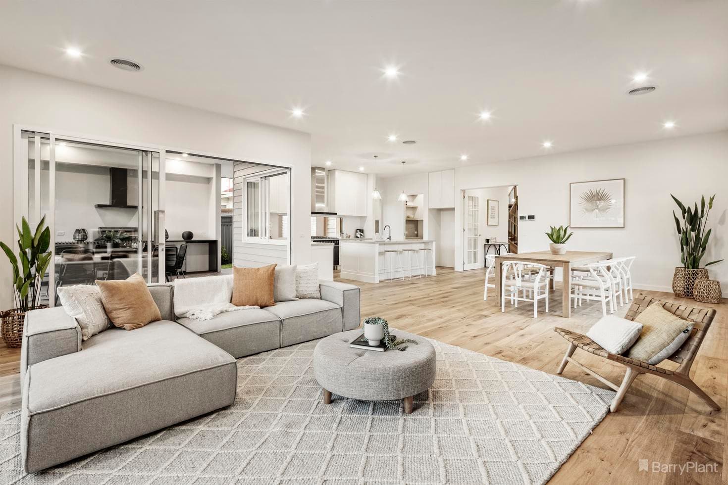 29 Charlton Street, Blackburn North, VIC 3130, Blackburn North - Thumbnail 2