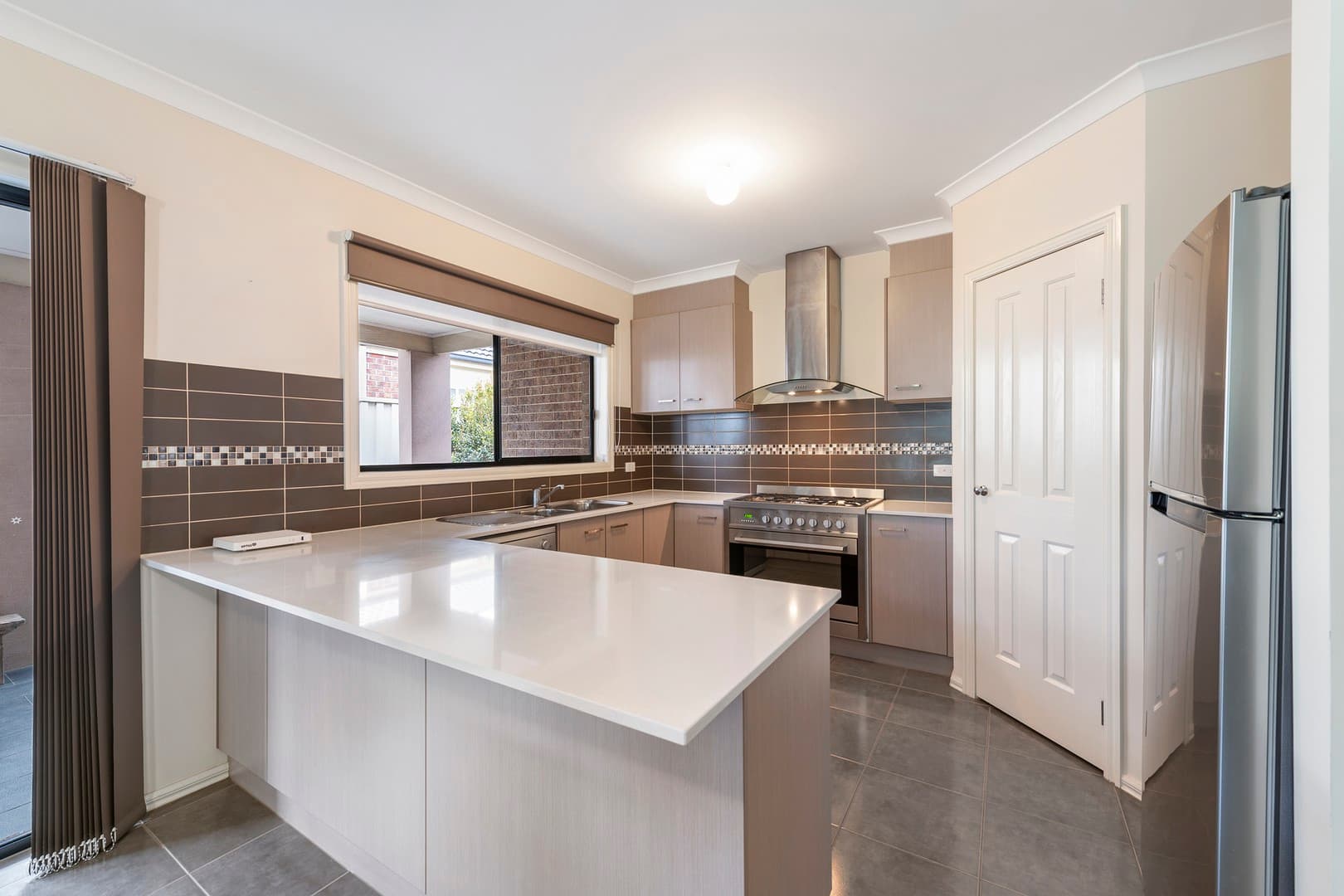 8 Ridgegreen View, Caroline Springs, VIC 3023, Caroline Springs - Thumbnail 3