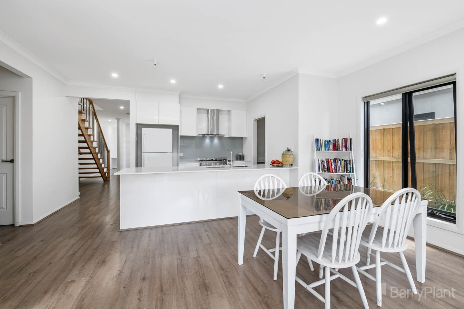 11 Maggie Street, Cranbourne East, VIC 3977, Cranbourne East - Thumbnail 2