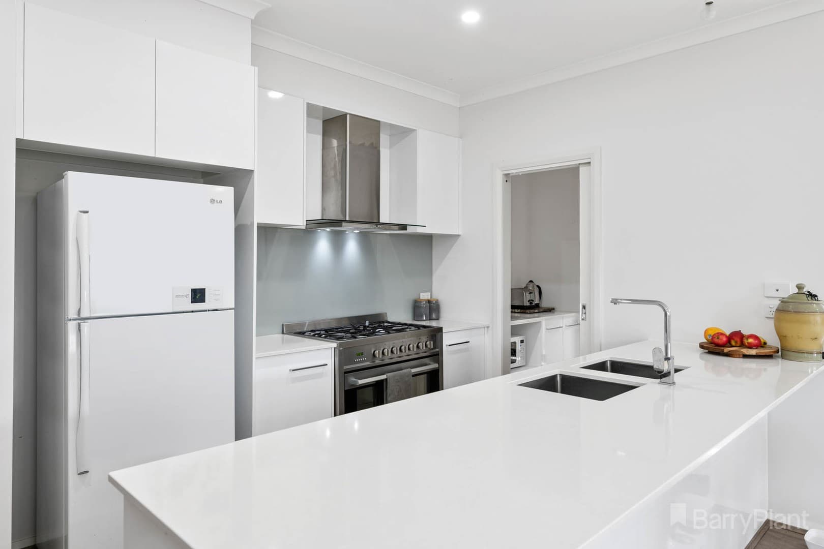 11 Maggie Street, Cranbourne East, VIC 3977, Cranbourne East - Thumbnail 3