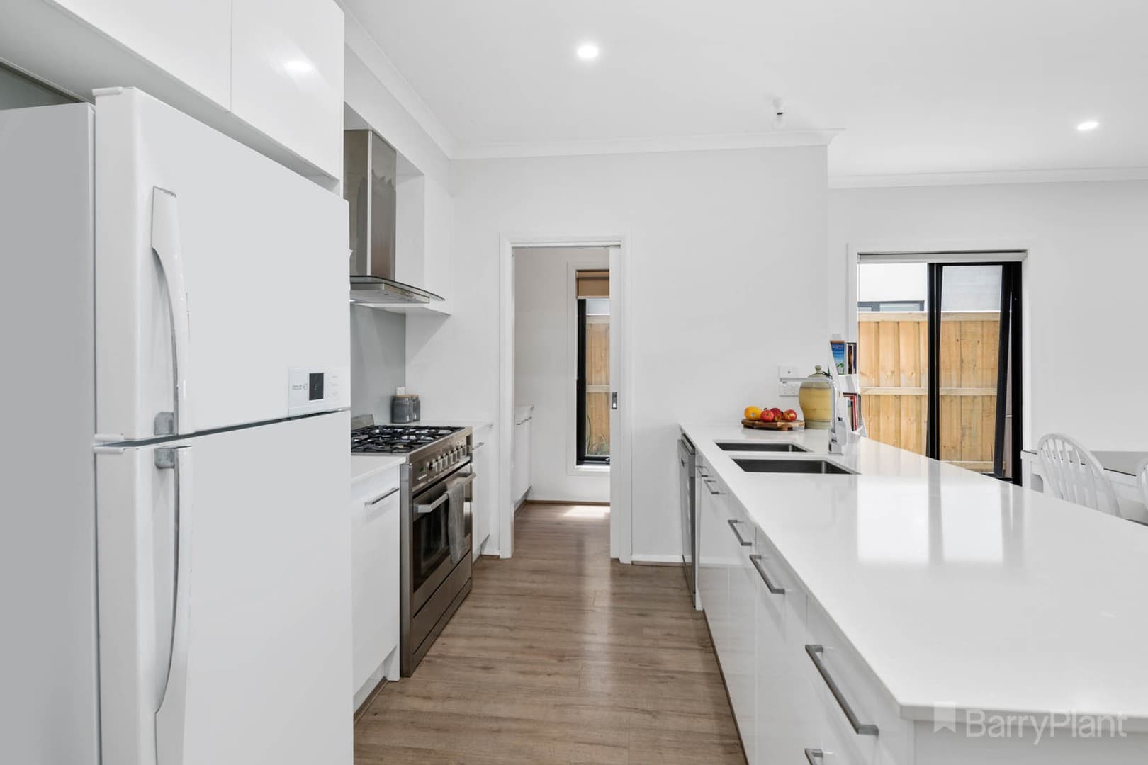 11 Maggie Street, Cranbourne East, VIC 3977, Cranbourne East - Thumbnail 4