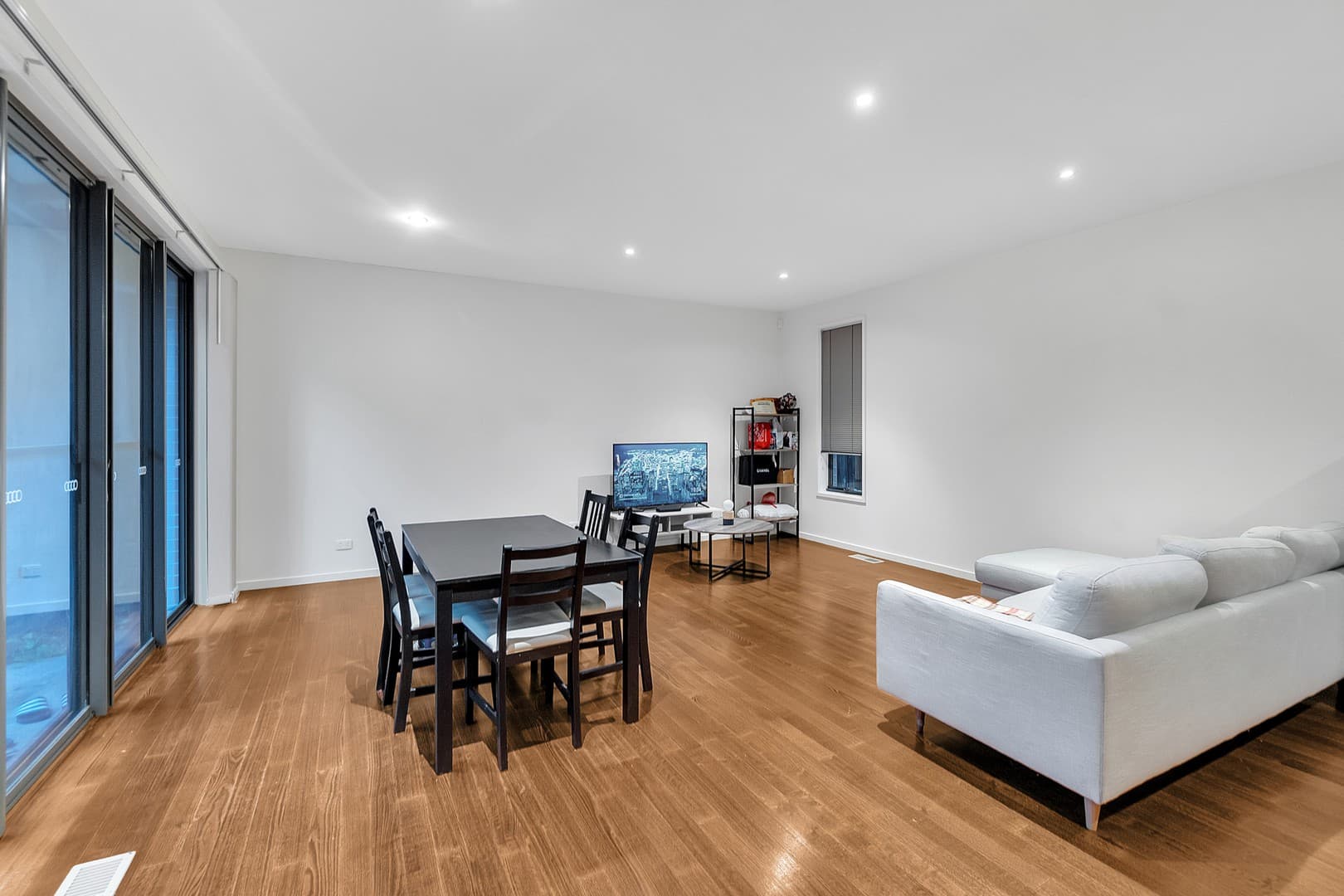 15 Cinnabar AvenueMount Waverley, VIC 3149, Mount Waverley - Thumbnail 5