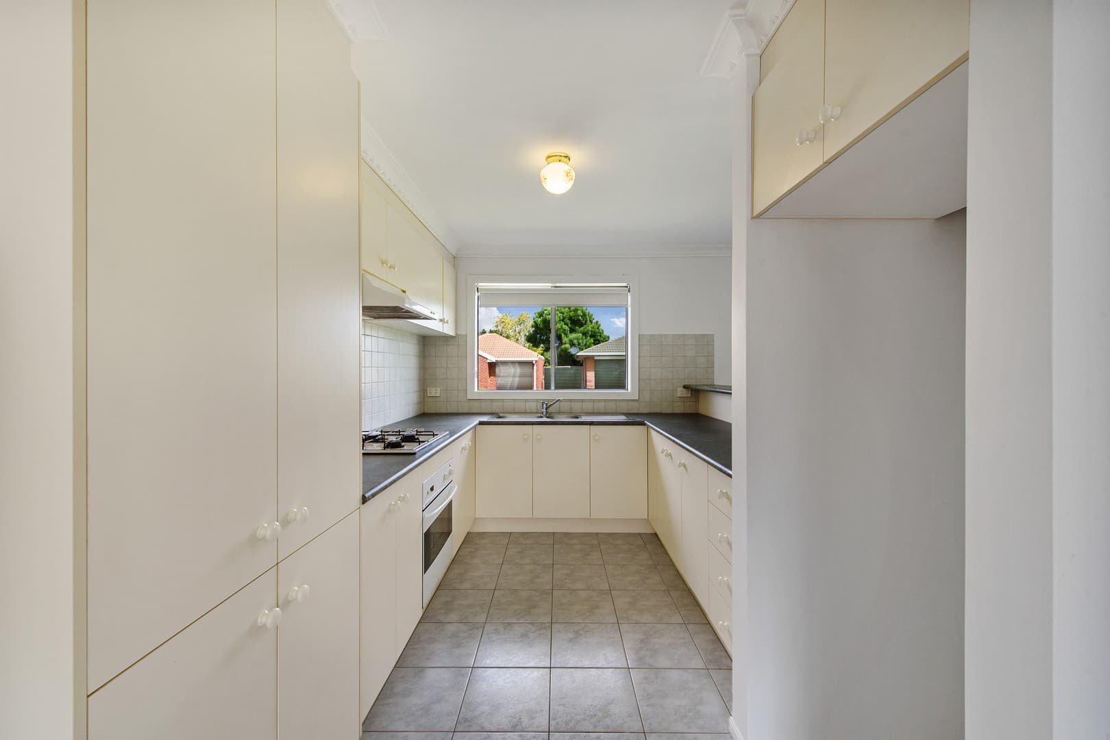 9 Varna CourtHillside, VIC 3037, Hillside - Thumbnail 5