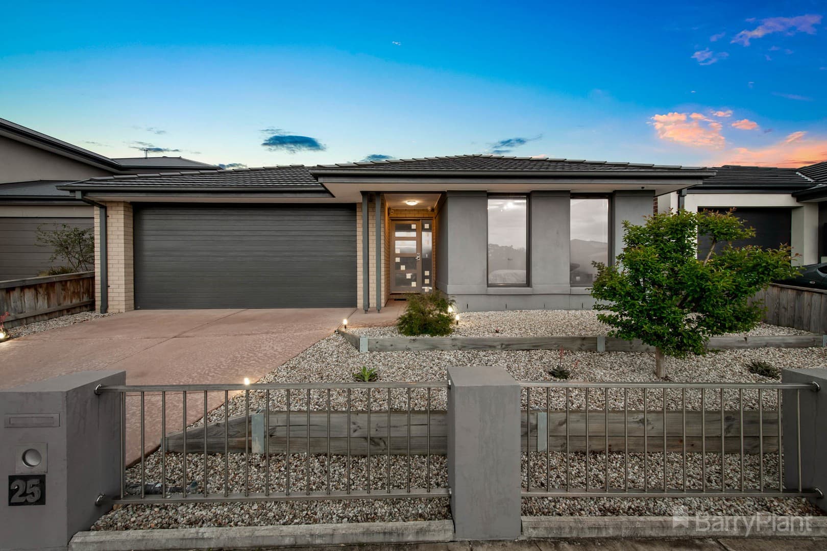 25 Arlington AvenuePakenham, VIC 3810, Pakenham - Image 1