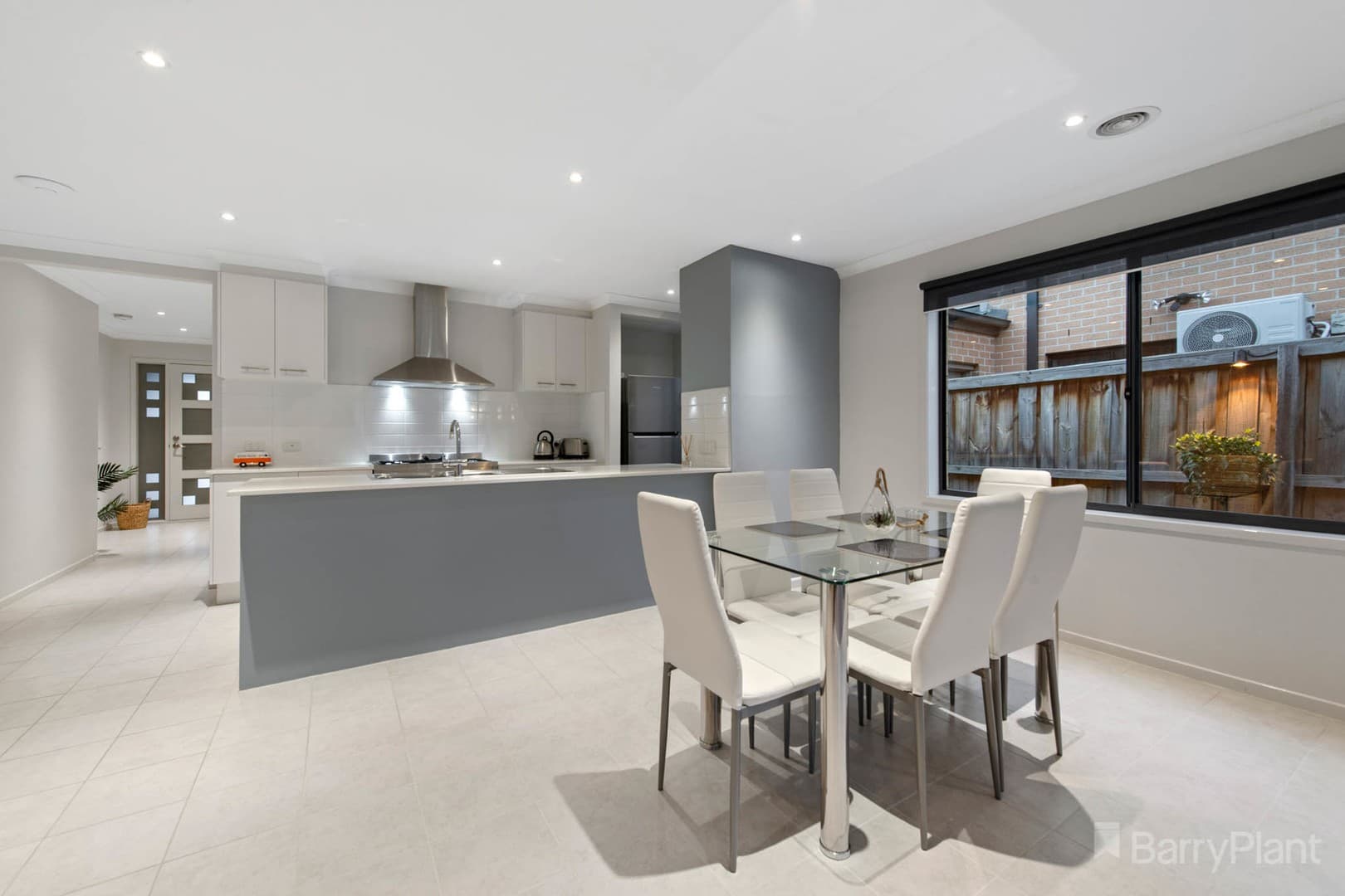 25 Arlington AvenuePakenham, VIC 3810, Pakenham - Thumbnail 2