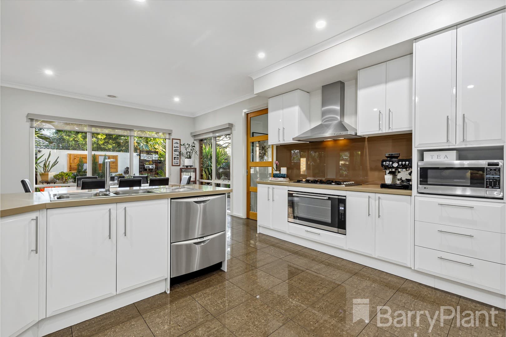27 Barlow RiseBundoora, VIC 3083, Bundoora - Thumbnail 5