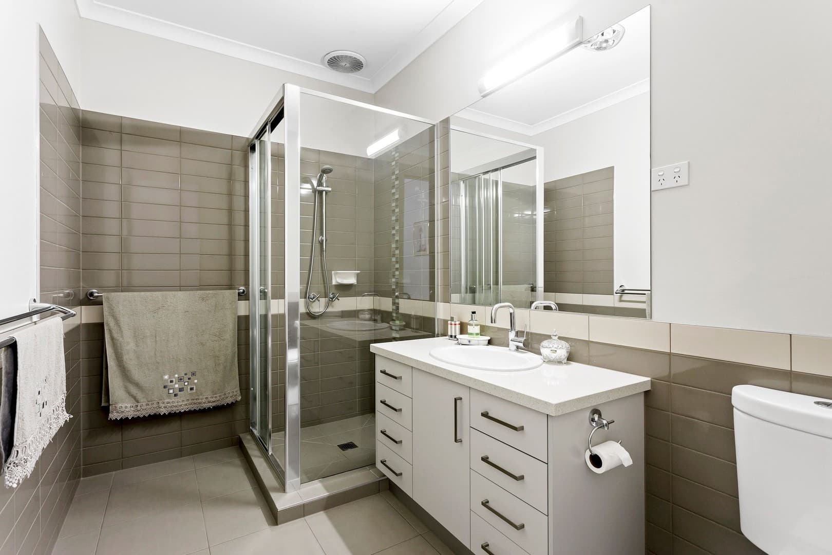 219 Military RoadAvondale Heights, VIC 3034, Avondale Heights - Thumbnail 6