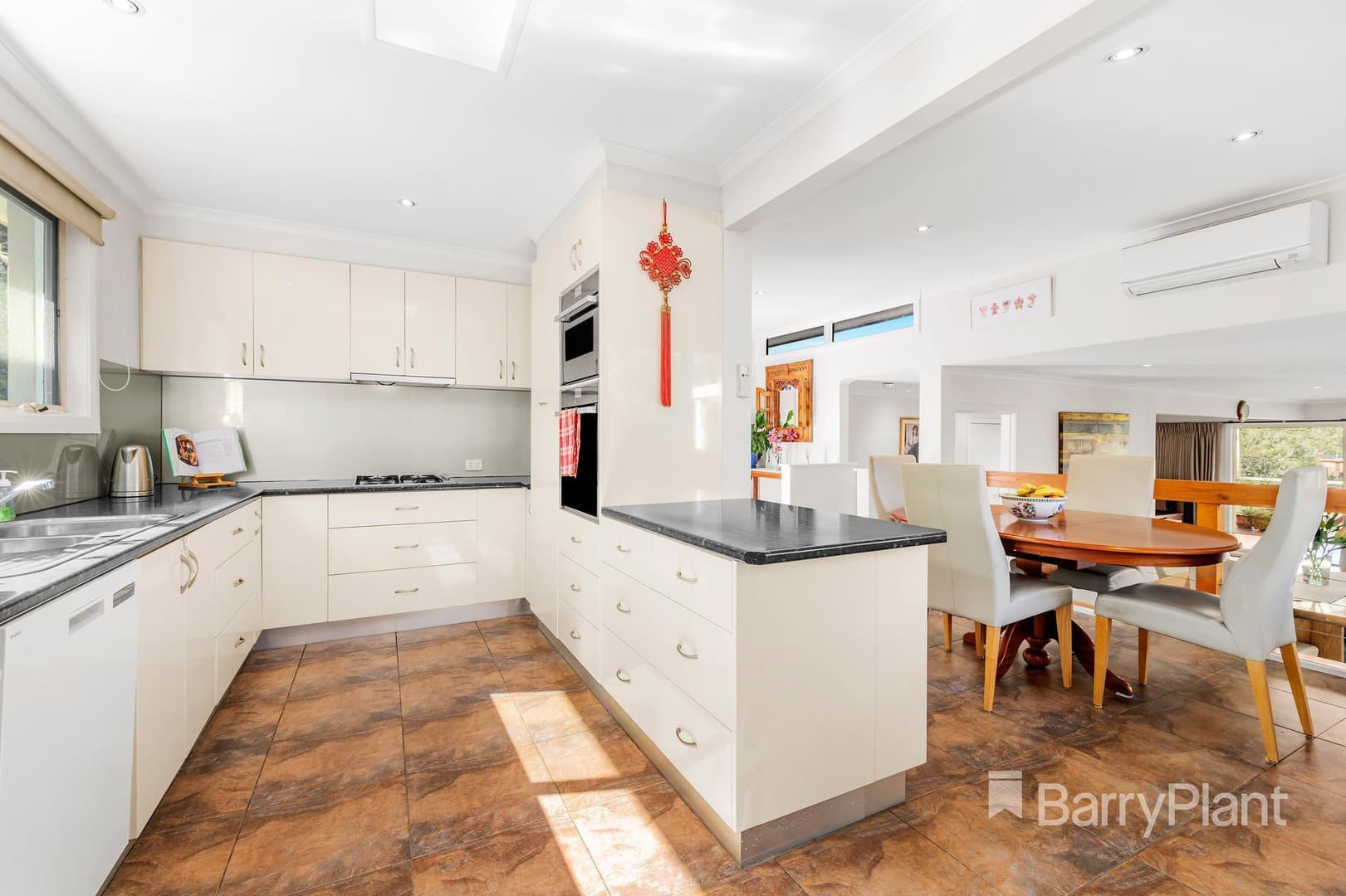 6 Kariboo GroveGreensborough, VIC 3088, Greensborough - Thumbnail 6