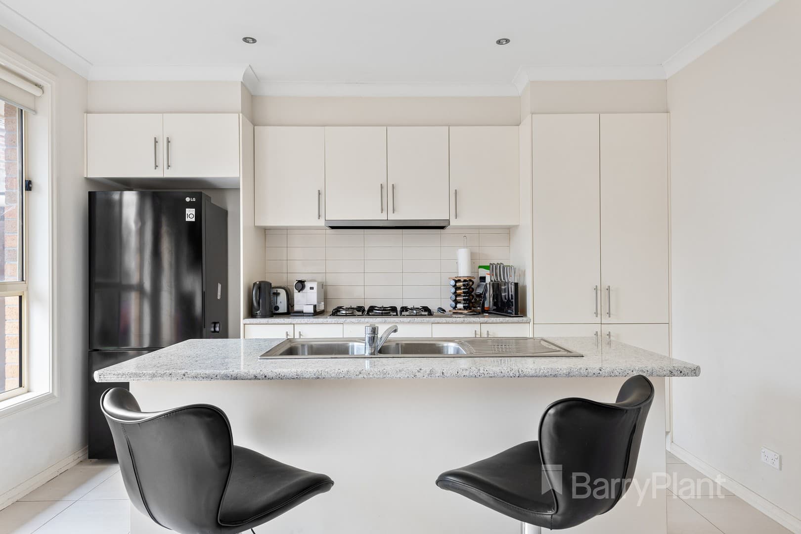 2/5 Logan CourtNoble Park, VIC 3174, Noble Park - Thumbnail 4