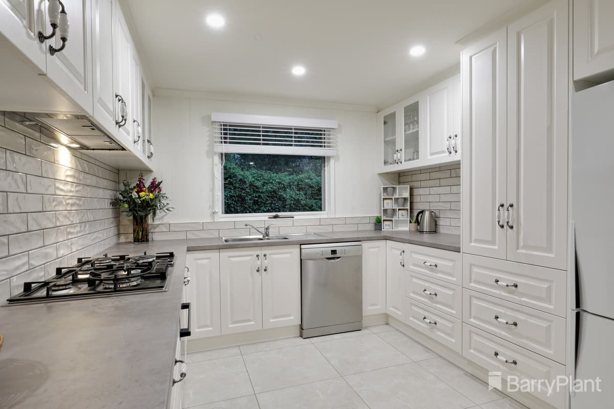 8 Lisheen RoadCockatoo, VIC 3781, Cockatoo - Thumbnail 5