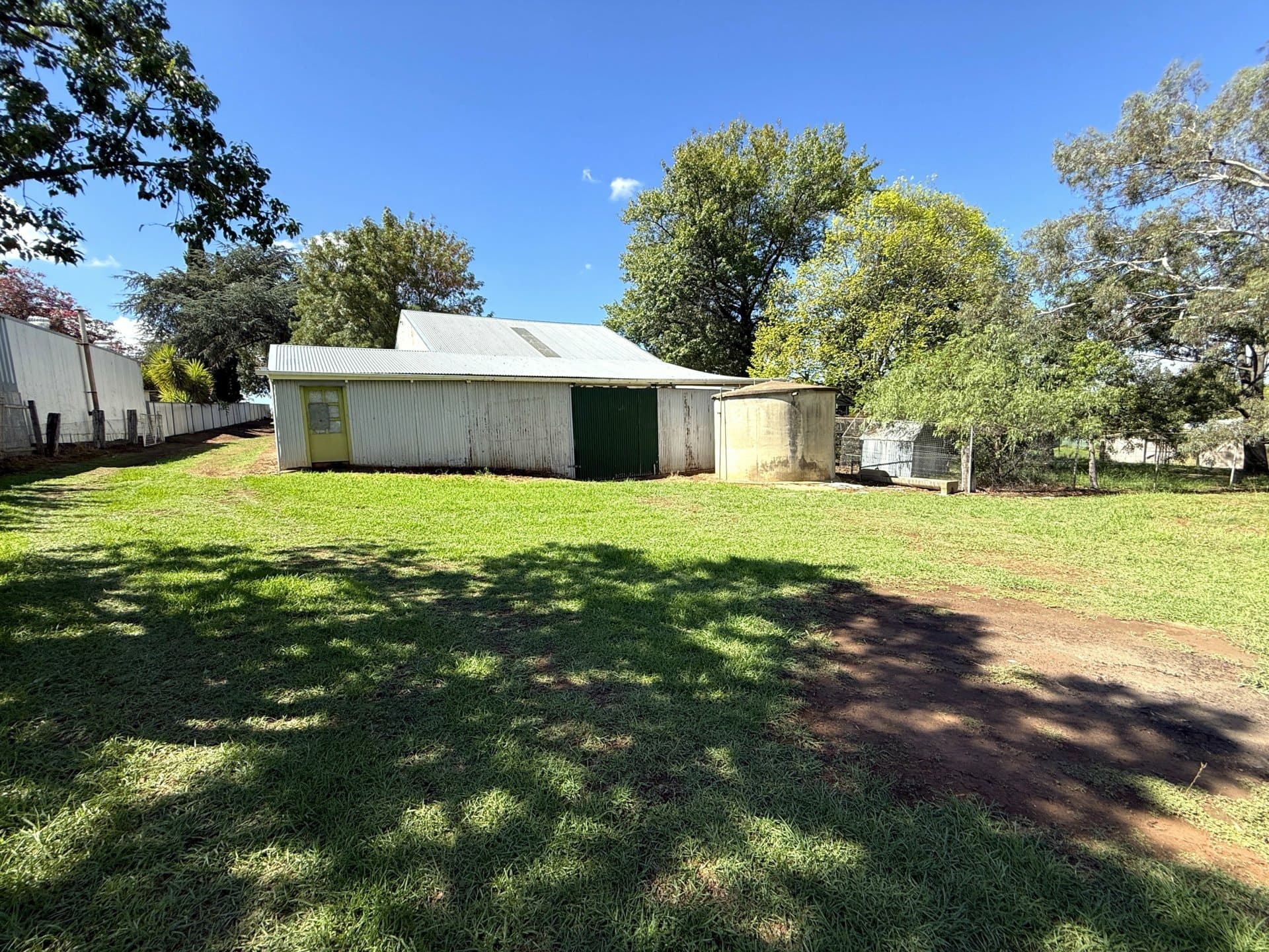 43 Elizabeth Street, Young, Young - Image 1