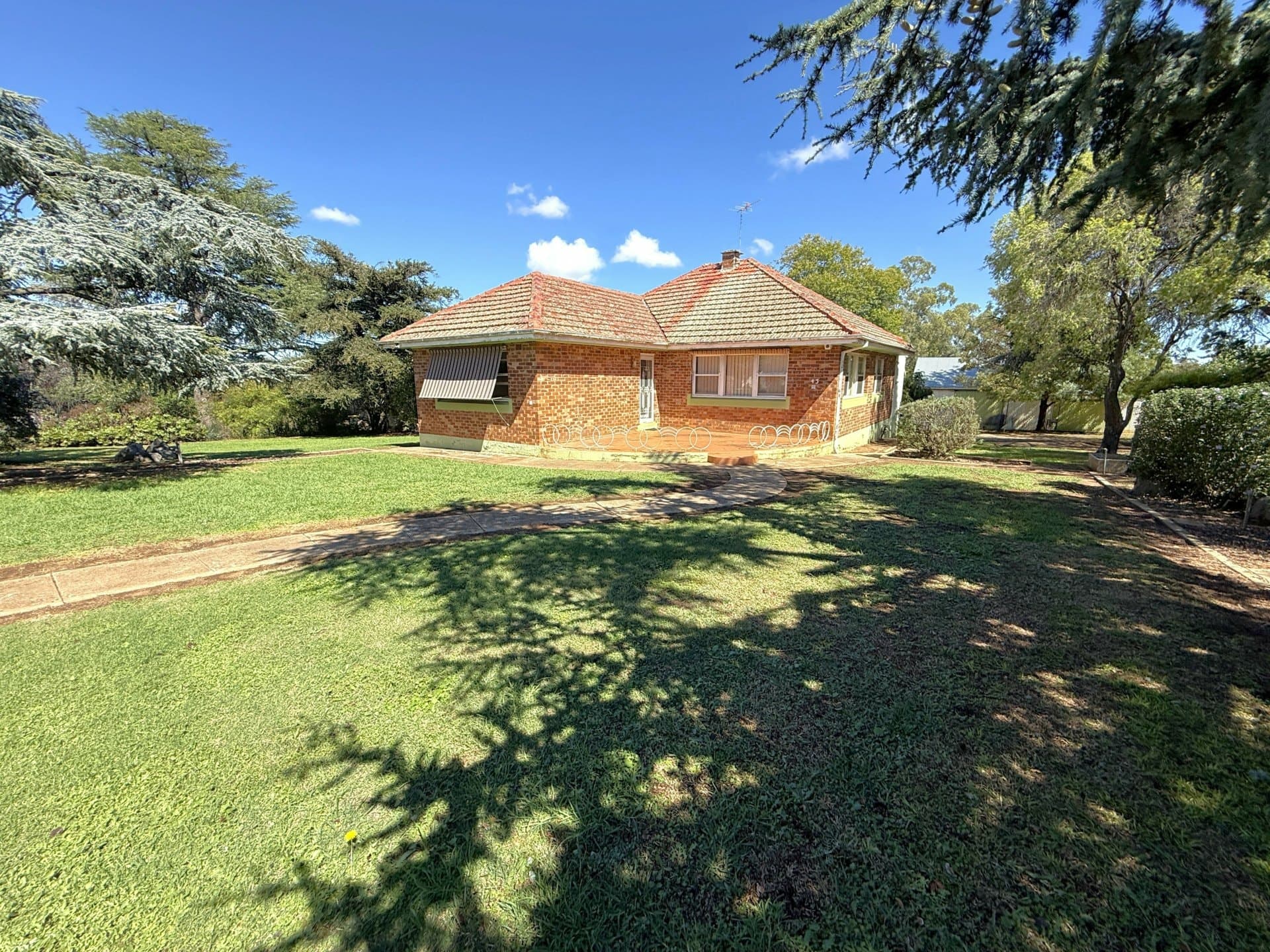 43 Elizabeth Street, Young, Young - Thumbnail 2
