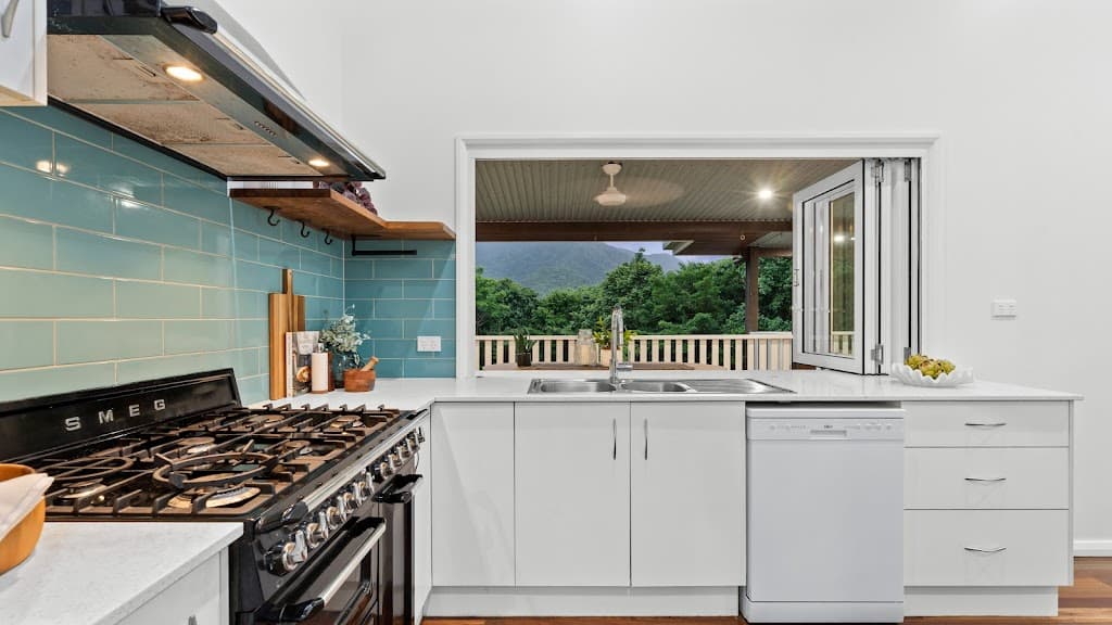 18 Lowther Close, Redlynch, QLD, 4870, Redlynch - Thumbnail 5