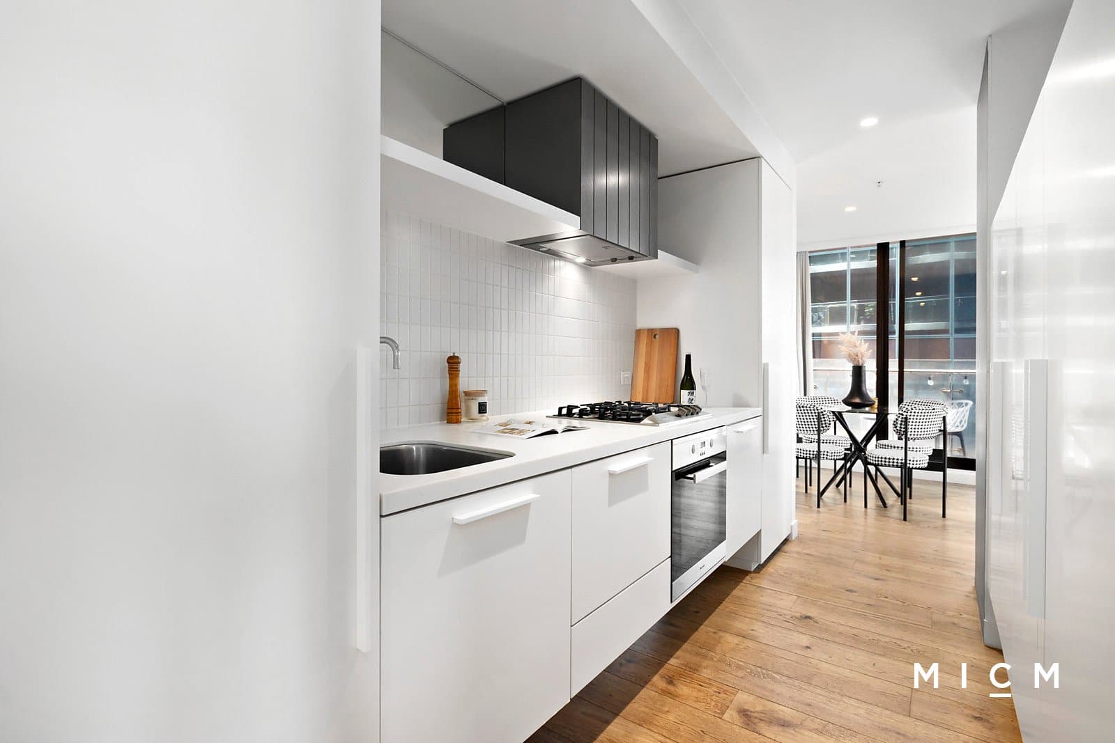 711/35 Albert Road, Melbourne - Thumbnail 3