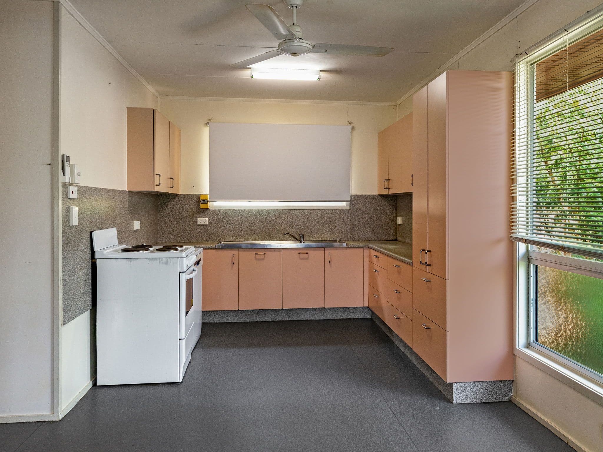 10 Rosella Avenue, Townview QLD 4825, Townview - Thumbnail 6
