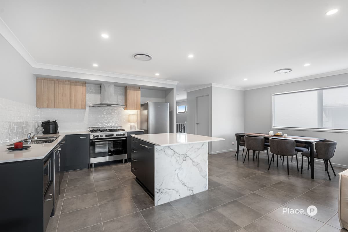 174 Cambridge Parade, Manly - Thumbnail 2