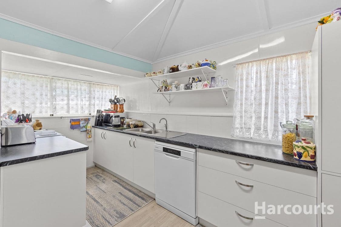 4 Brookes Street, BIGGENDEN, QLD 4621, Biggenden - Thumbnail 3
