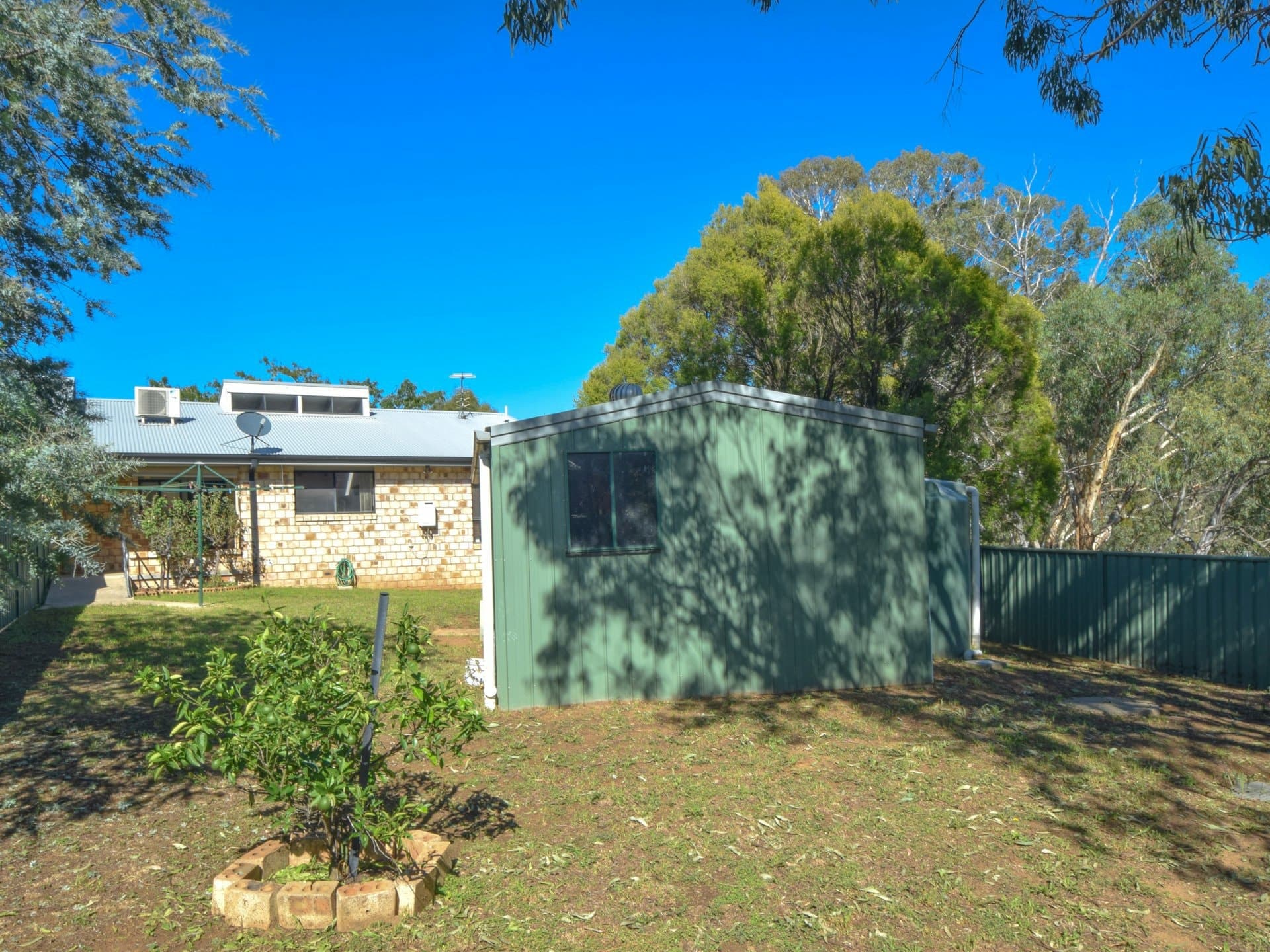2/11 Jake Miller Place, Young, Young - Image 1